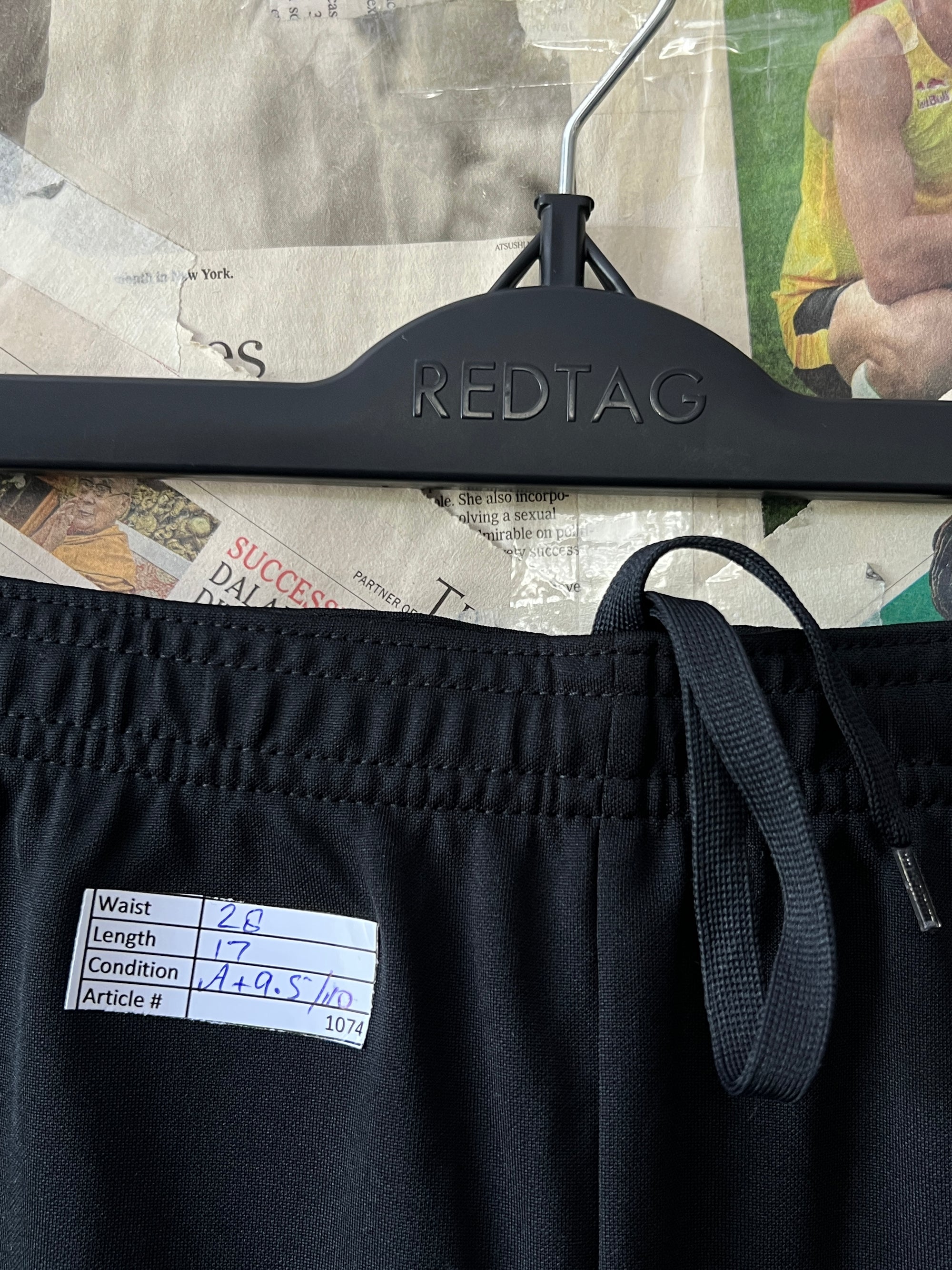 N*ke® Waist: 28" | Black | Shorts | 1074 - Genuine Maal