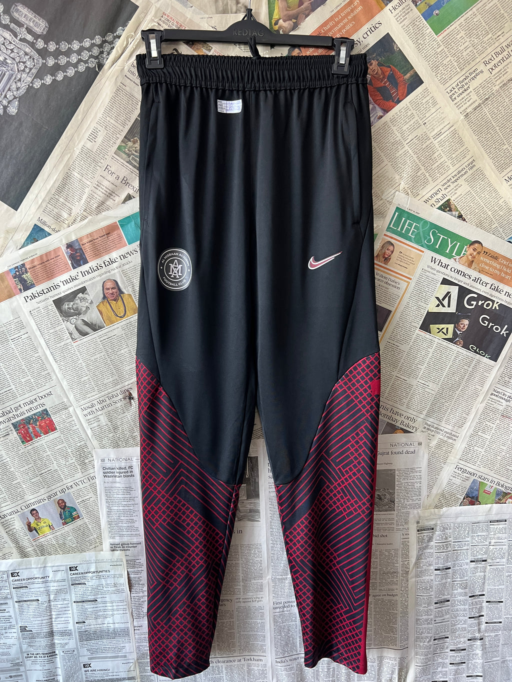 N*ke® Waist: 22" to 24" | Black | Trouser | 1530 - Genuine Maal