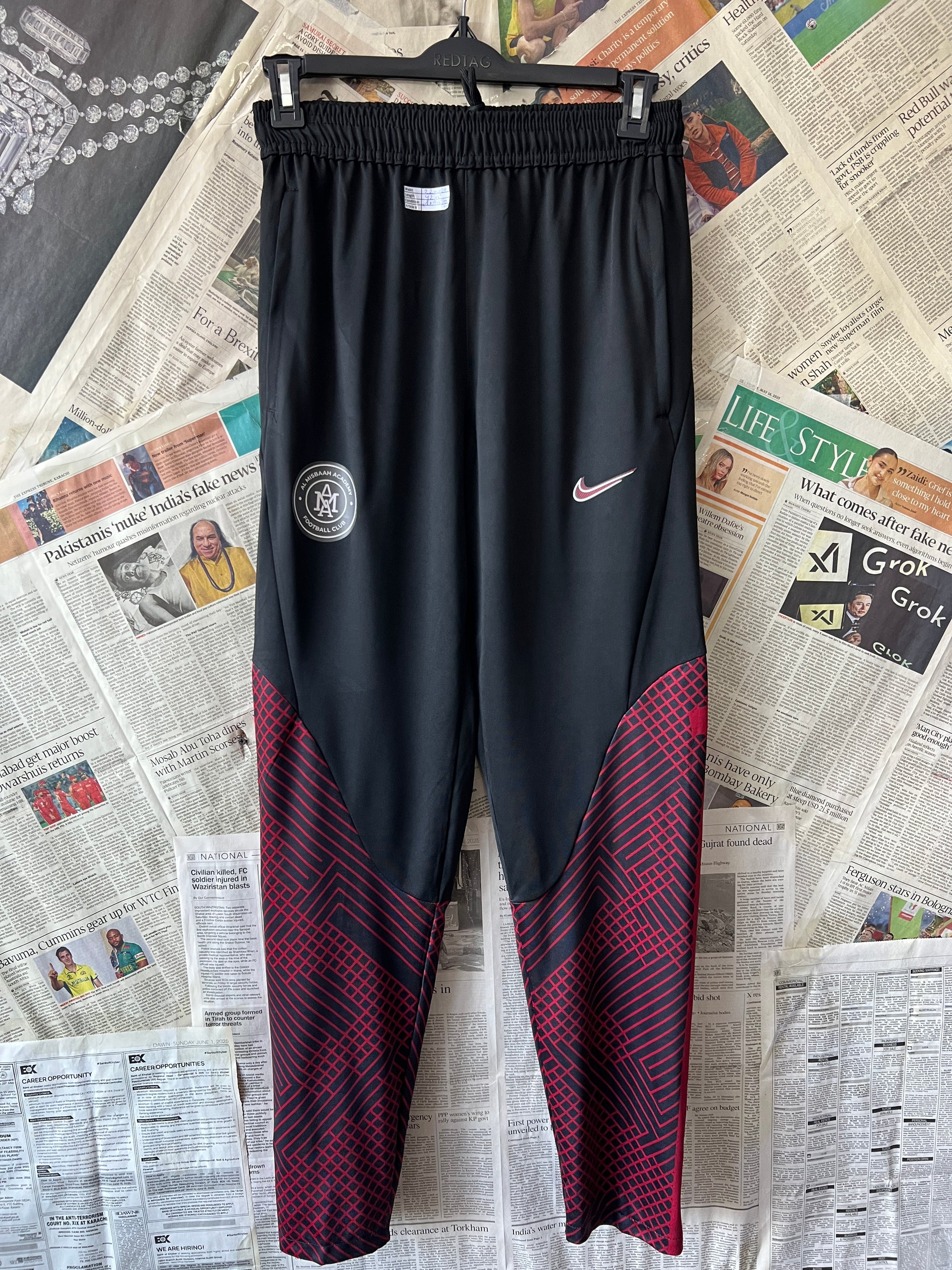 N*ke® Waist: 22" to 24" | Black | Trouser | 1530 - Genuine Maal