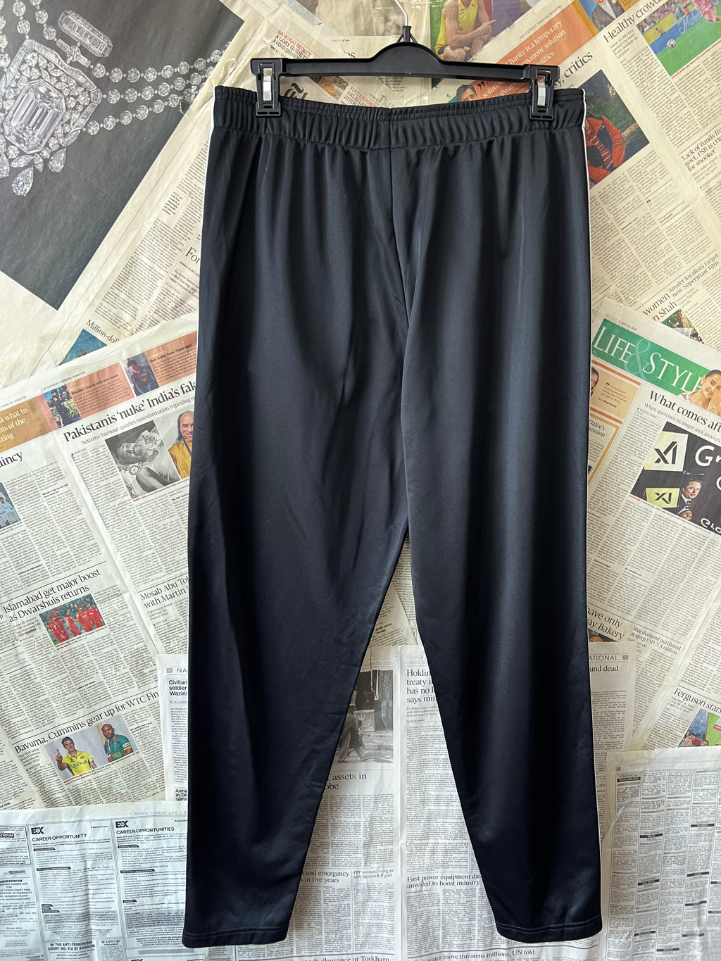 Lonsdale® Waist: 34" to 36" | Black | Trouser | 1504 - Genuine Maal