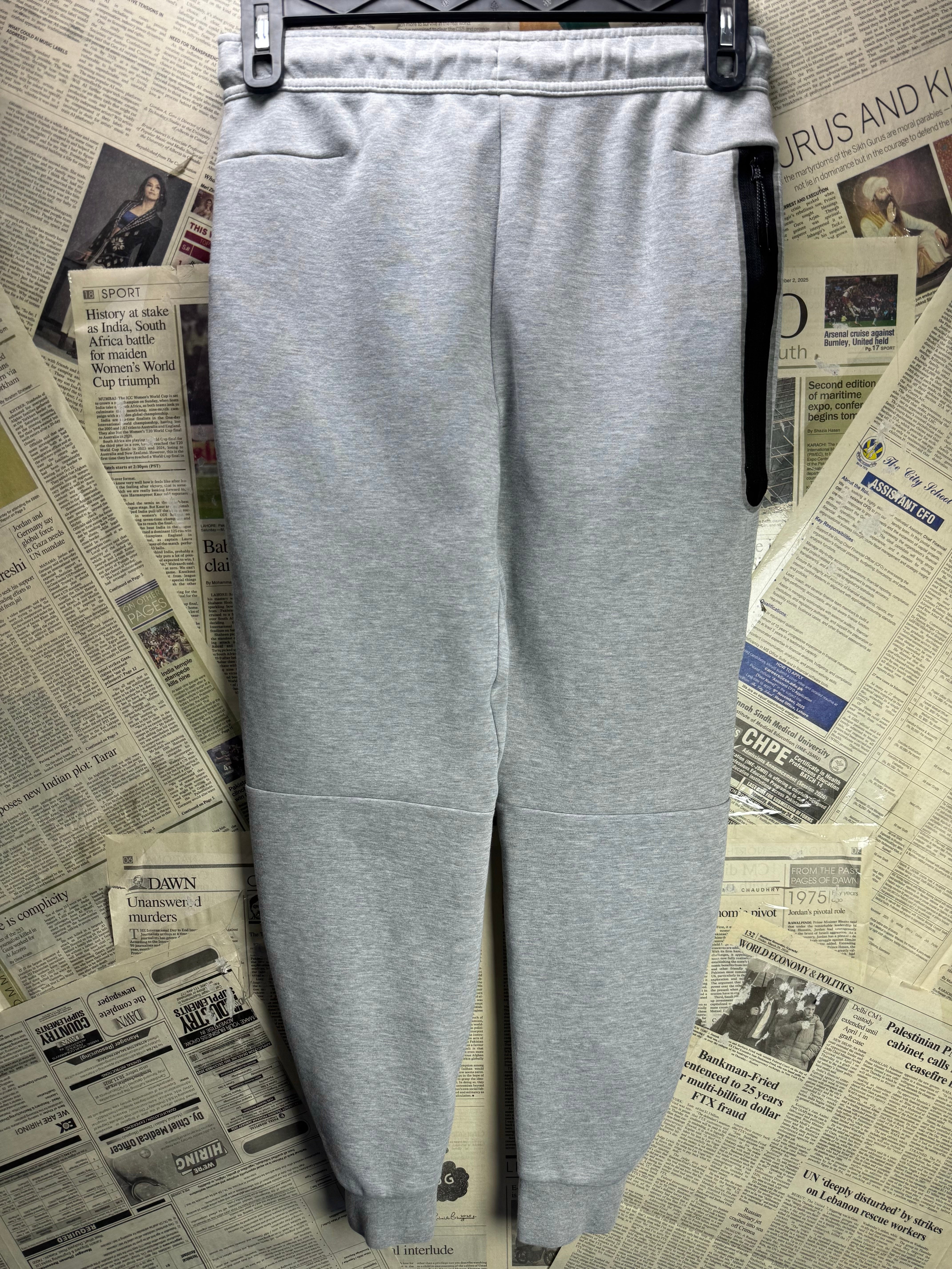 N*ke® Waist: 28" to 30" | Grey | Sports Trousers | Cotton | 2423 - Genuine Maal