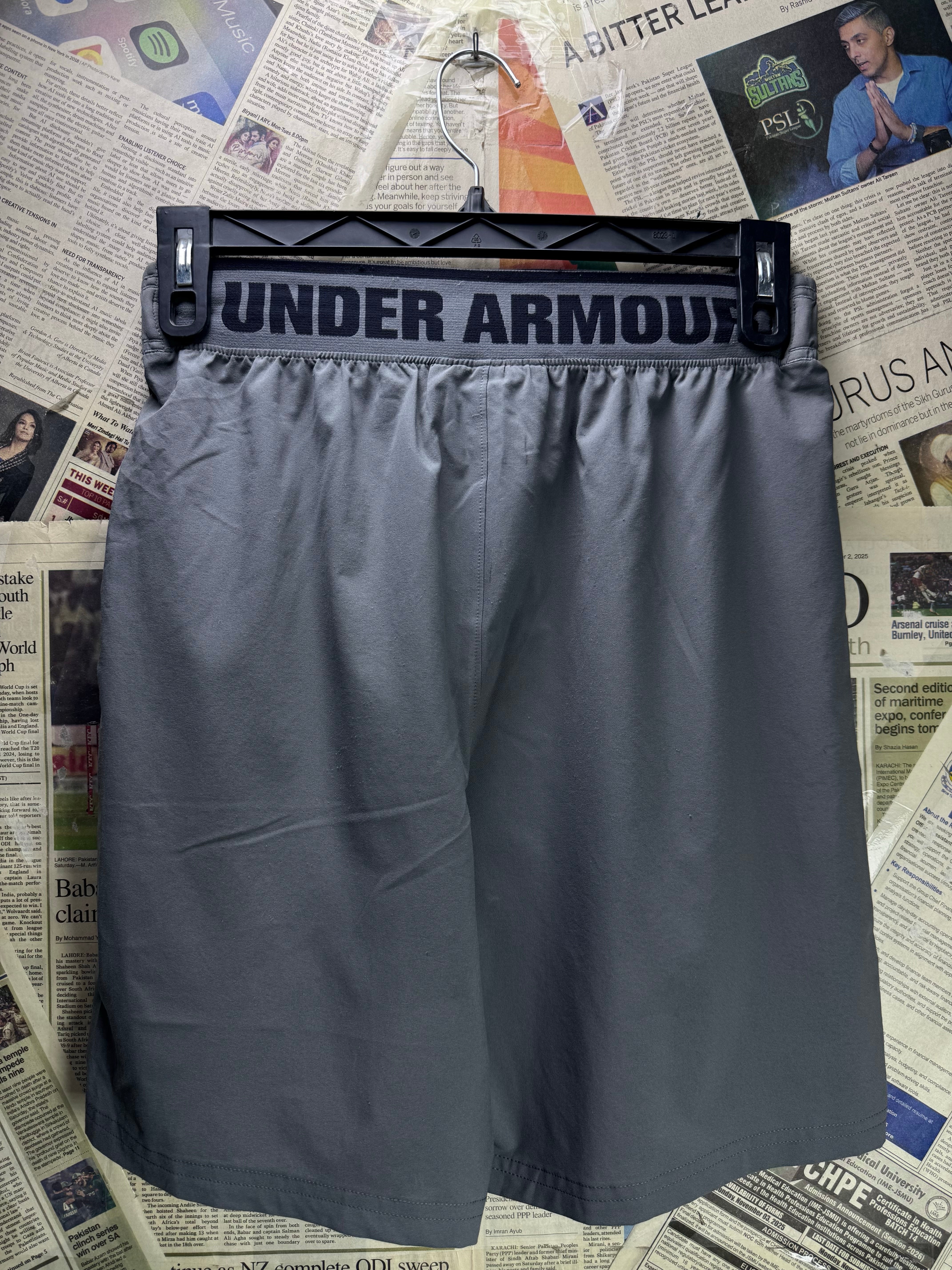 Under Armo*r® Waist: 30" to 32" | Grey | Sports Shorts | Poly | 1106 - Genuine Maal