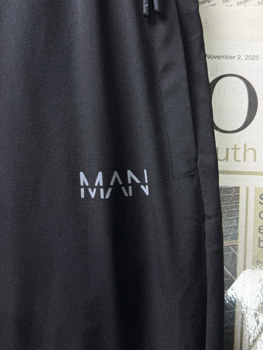 MAN® Waist: 24" to 26" | Black | Gym Trousers | Poly - Elastane | 1291 - Genuine Maal