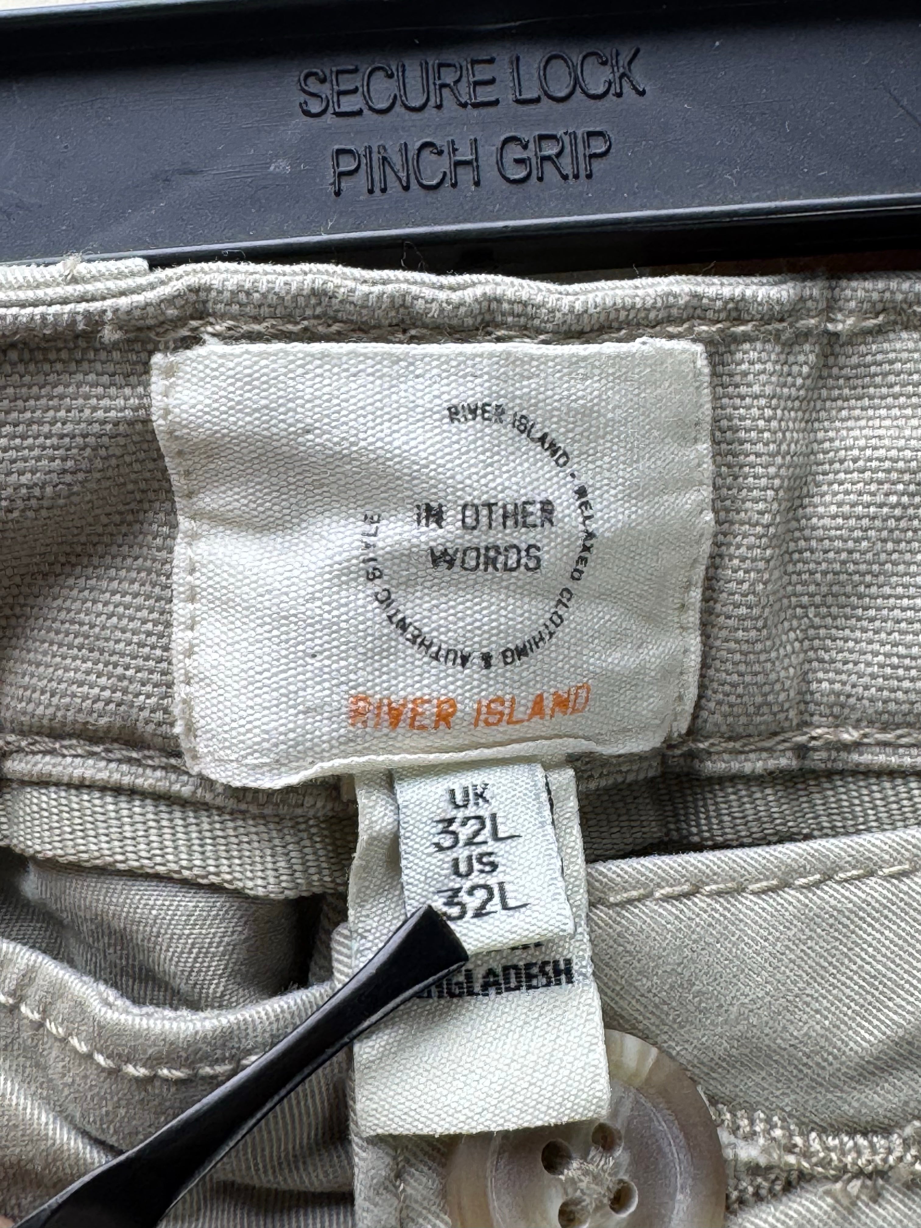River Island® Waist: 32" | Khaki | Chino Pants | Cotton - Elastane | 2968 - Genuine Maal
