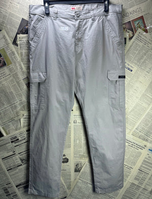 Wrangler® Waist: 40" | Grey | Relaxed Fit Cargo Trousers | 2936 - Genuine Maal