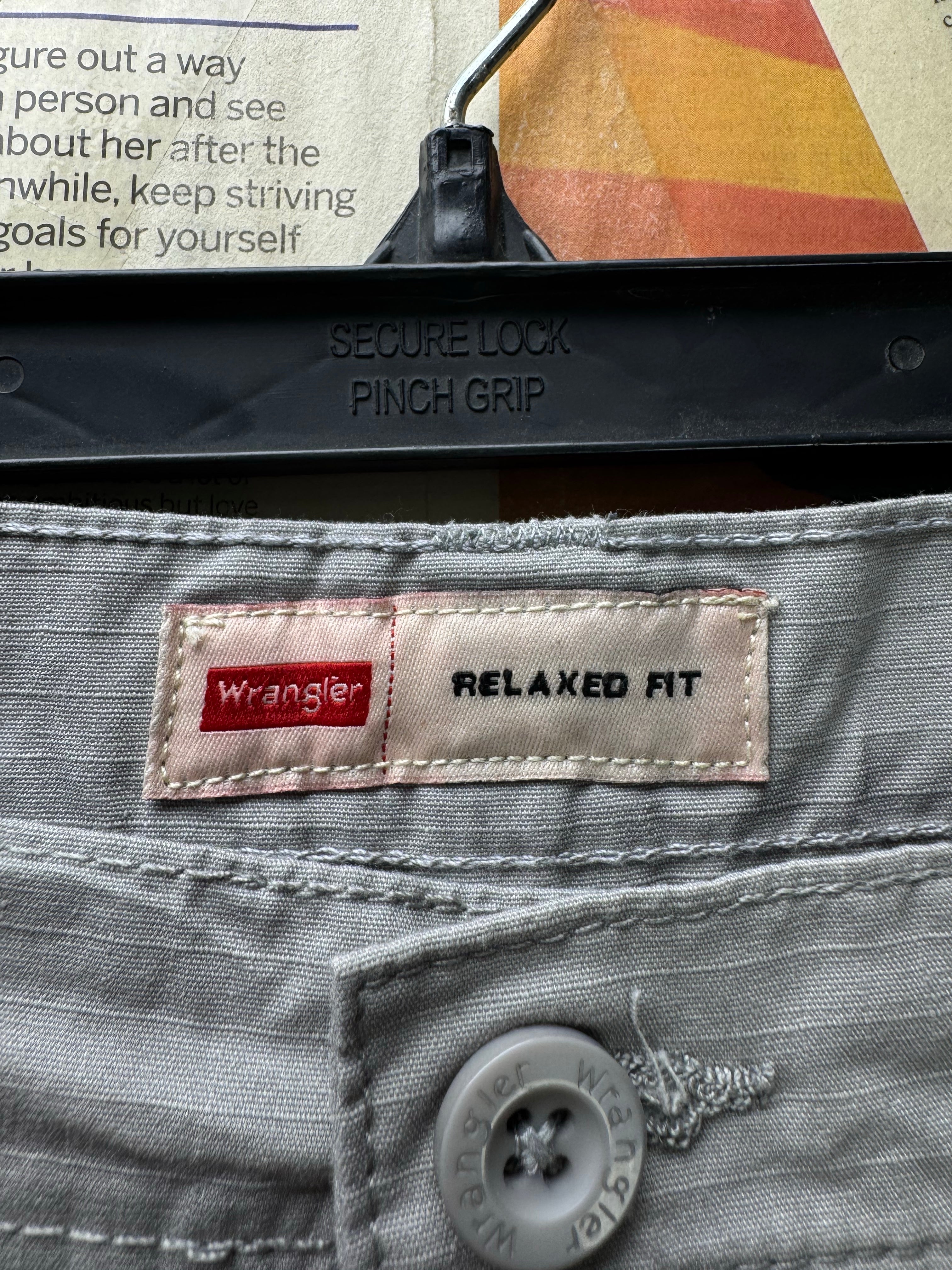 Wrangler® Waist: 40" | Grey | Relaxed Fit Cargo Trousers | 2936 - Genuine Maal