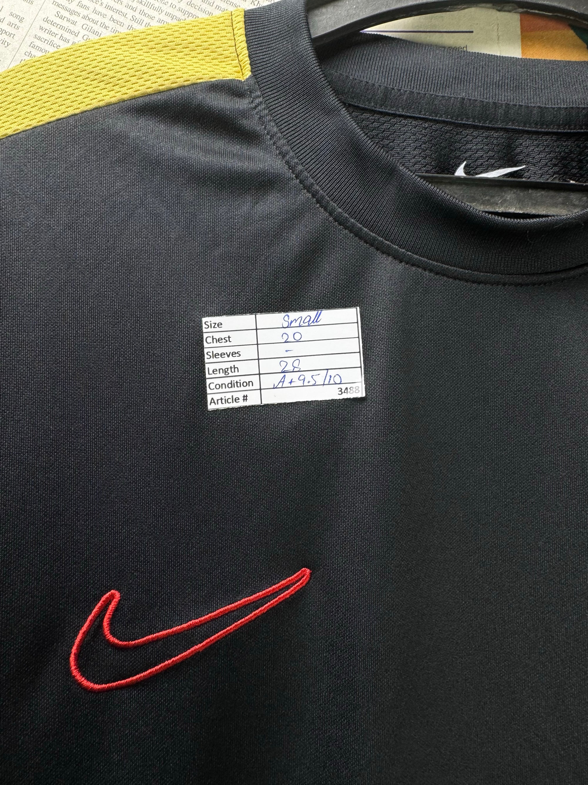 N*ke® Small | Chest: 20" | Black | Dri - Fit Sports T-Shirt | Poly | 3488 - Genuine Maal