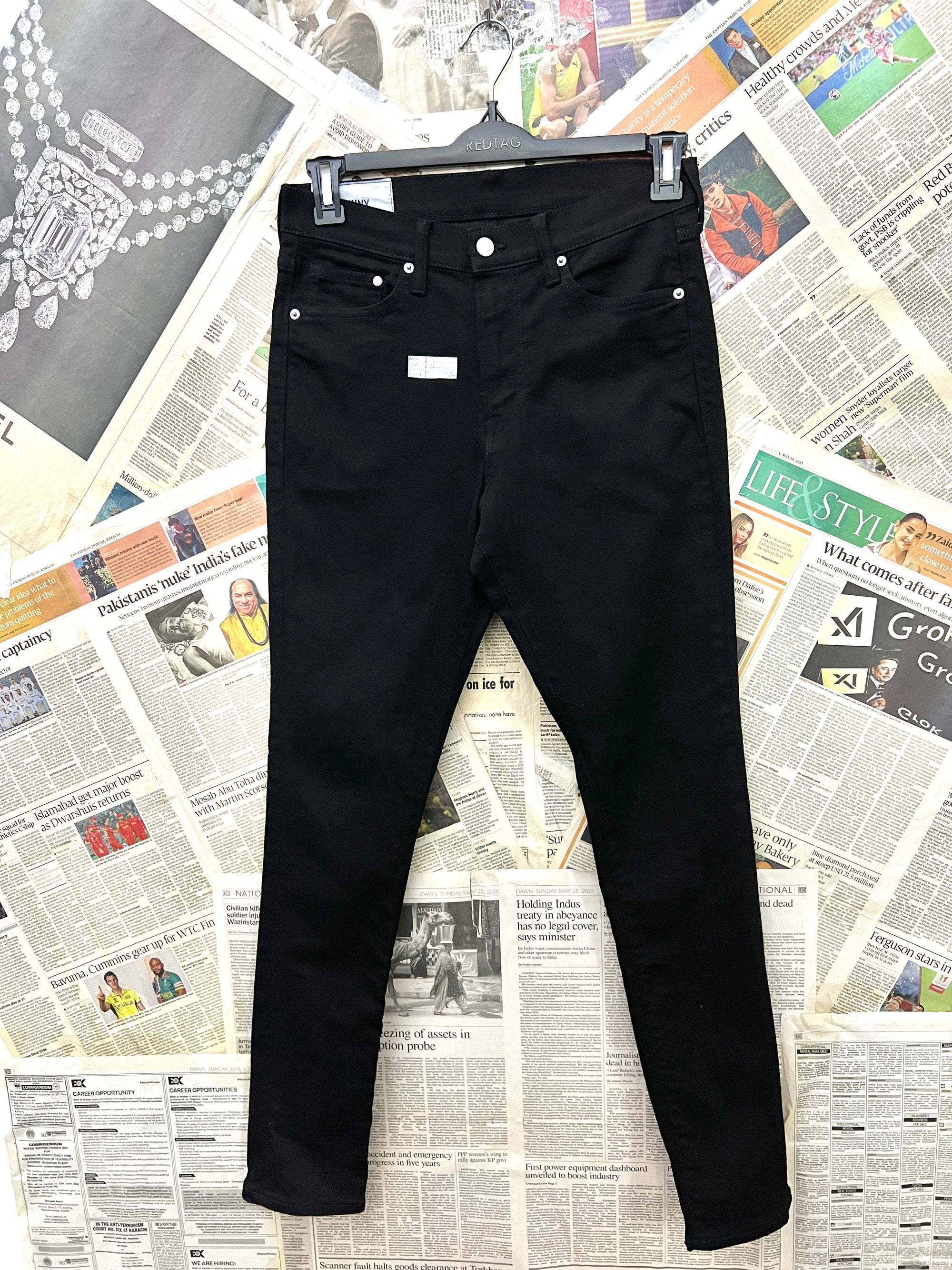 Skinny & Denim® Waist: 30" | Black | Denim Pants | 1043 - Genuine Maal