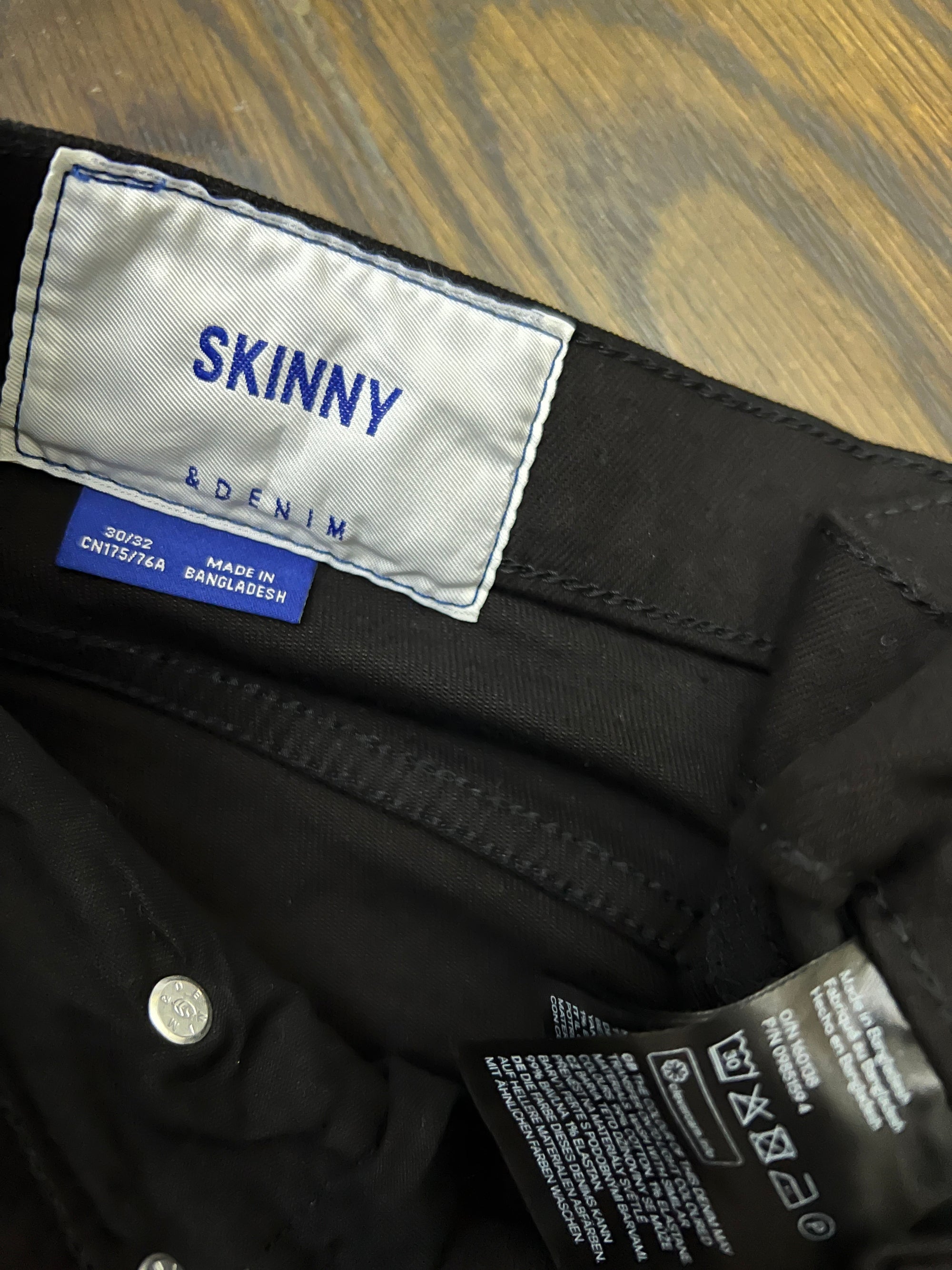 Skinny & Denim® Waist: 30" | Black | Denim Pants | 1043 - Genuine Maal