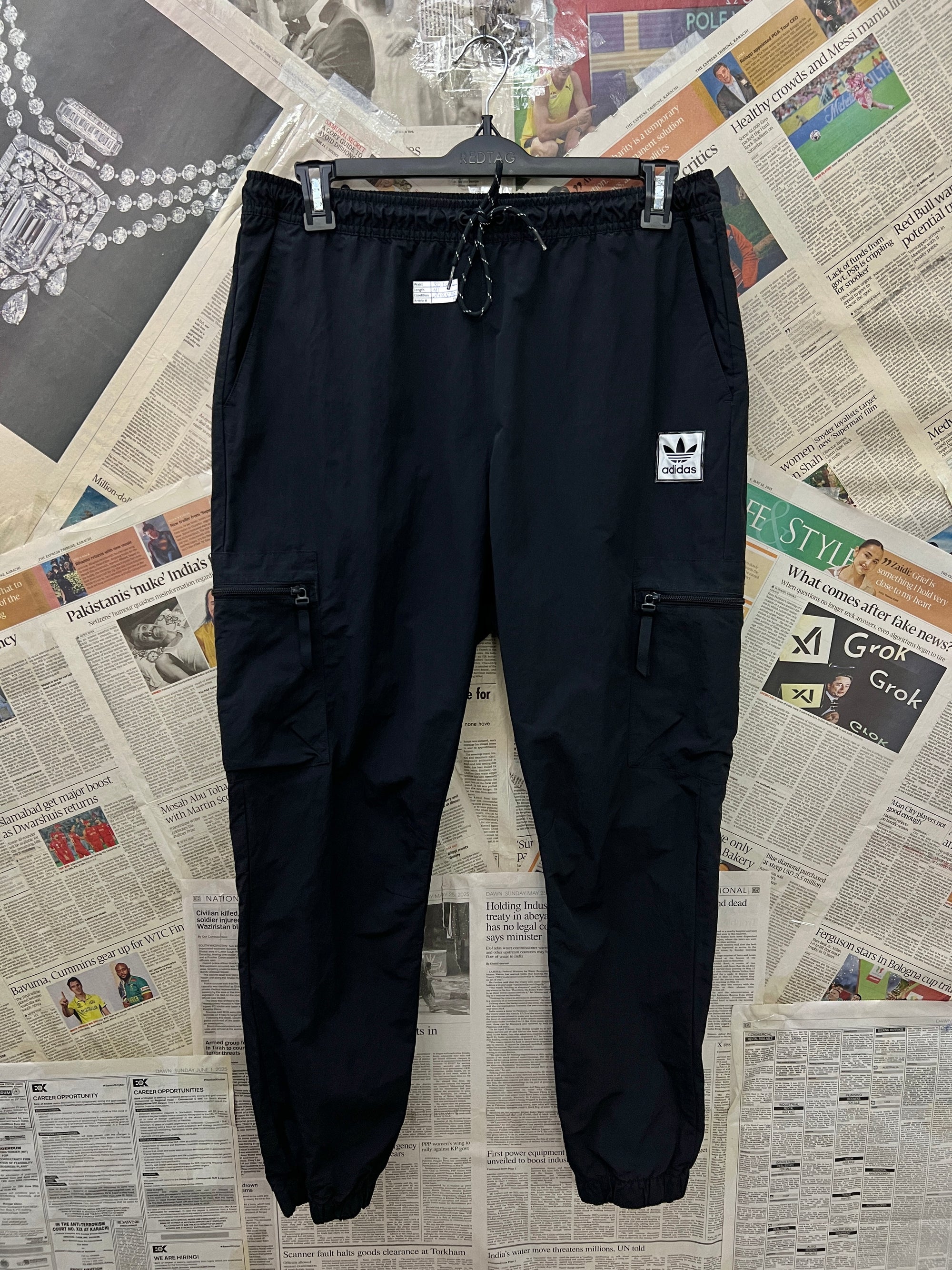 Adid*s® Waist: 30" to 32" | Black | Cargo Trouser | 1540 - Genuine Maal