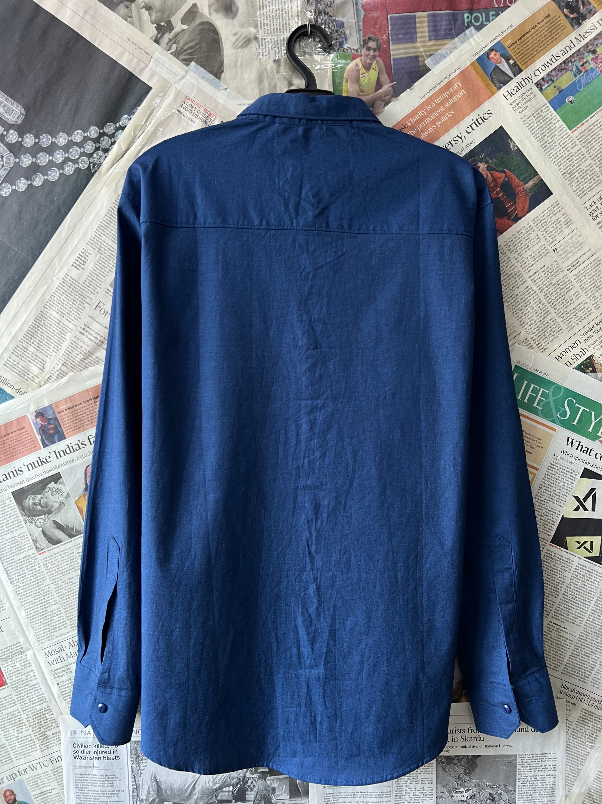 Vintage® Small | Chest: 20.5" | Blue | Shirt | 682 - Genuine Maal