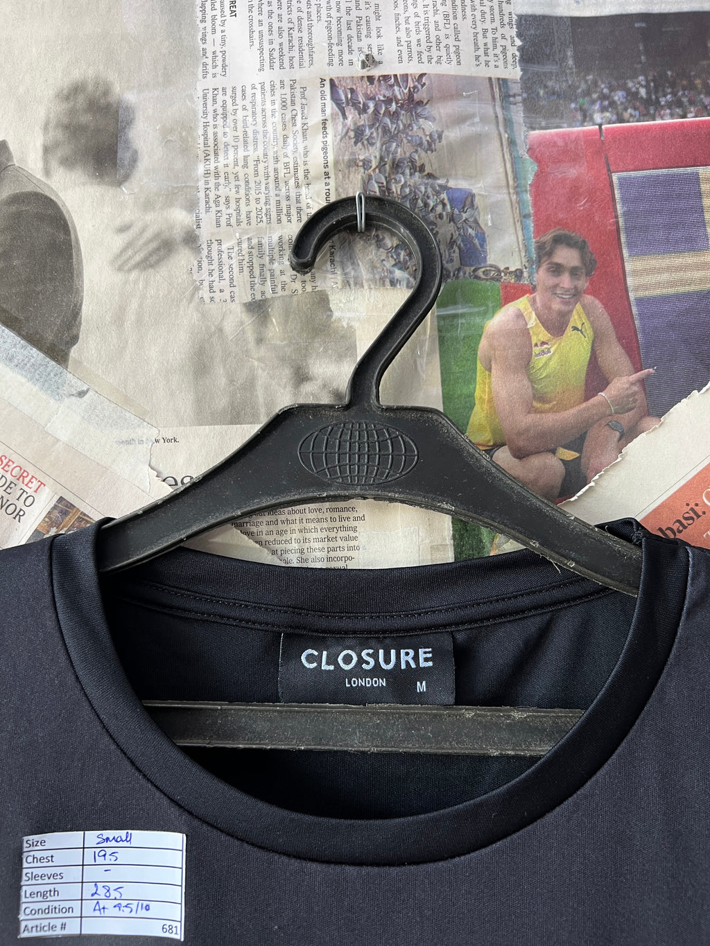 Closure® Small | Chest: 19.5" | Shaded | T-Shirt | 681 - Genuine Maal