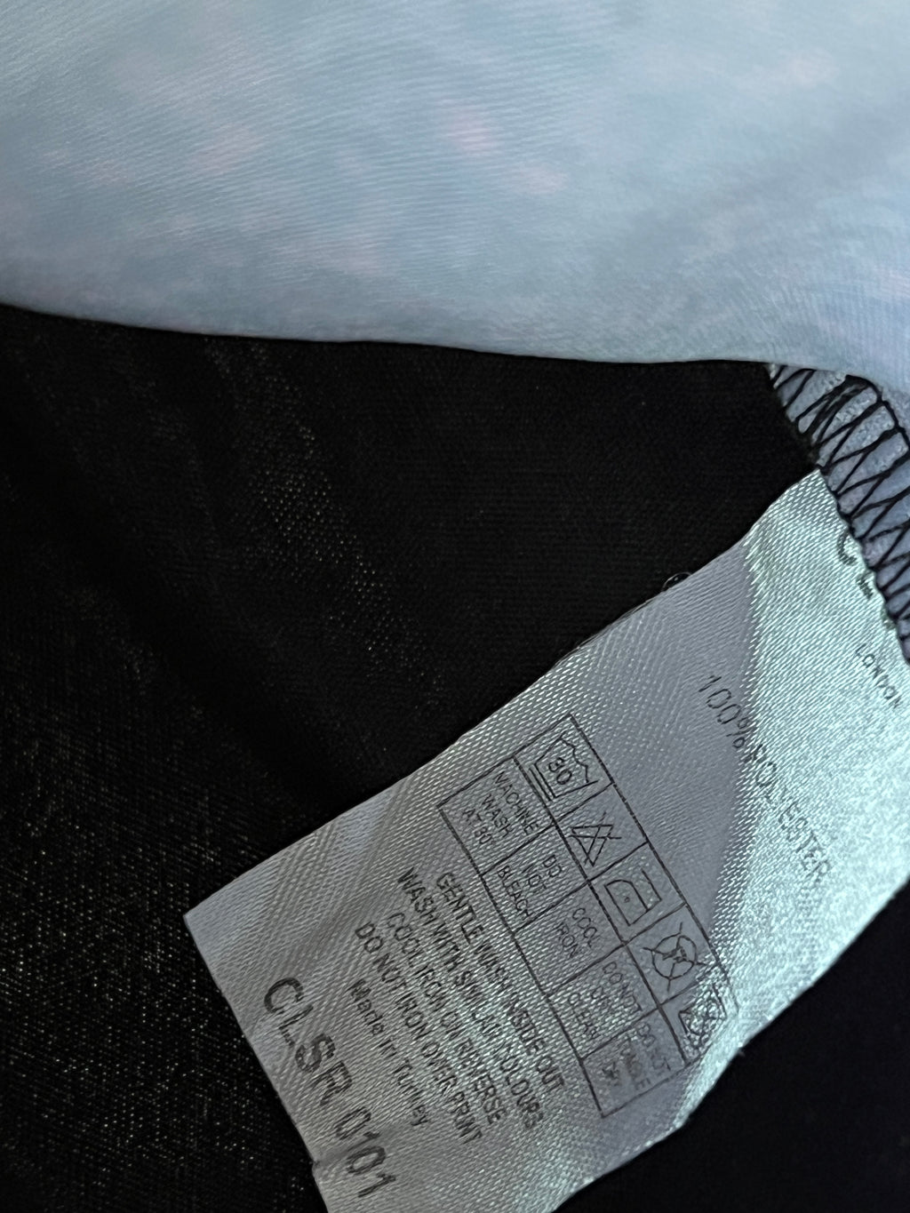 Closure® Small | Chest: 19.5" | Shaded | T-Shirt | 681 - Genuine Maal