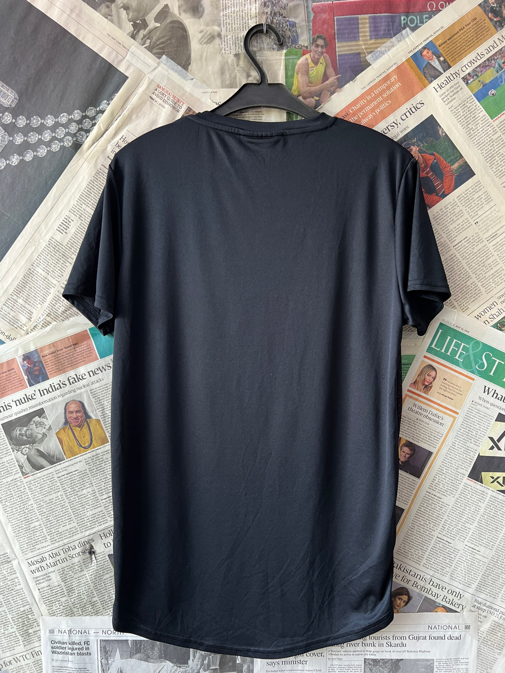 Closure® Small | Chest: 19.5" | Shaded | T-Shirt | 681 - Genuine Maal