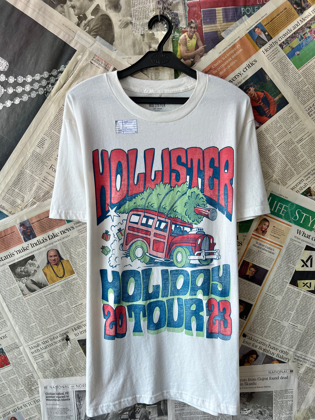 Hollister® Small | Chest: 21" | Off - White | T-Shirt | 766 - Genuine Maal