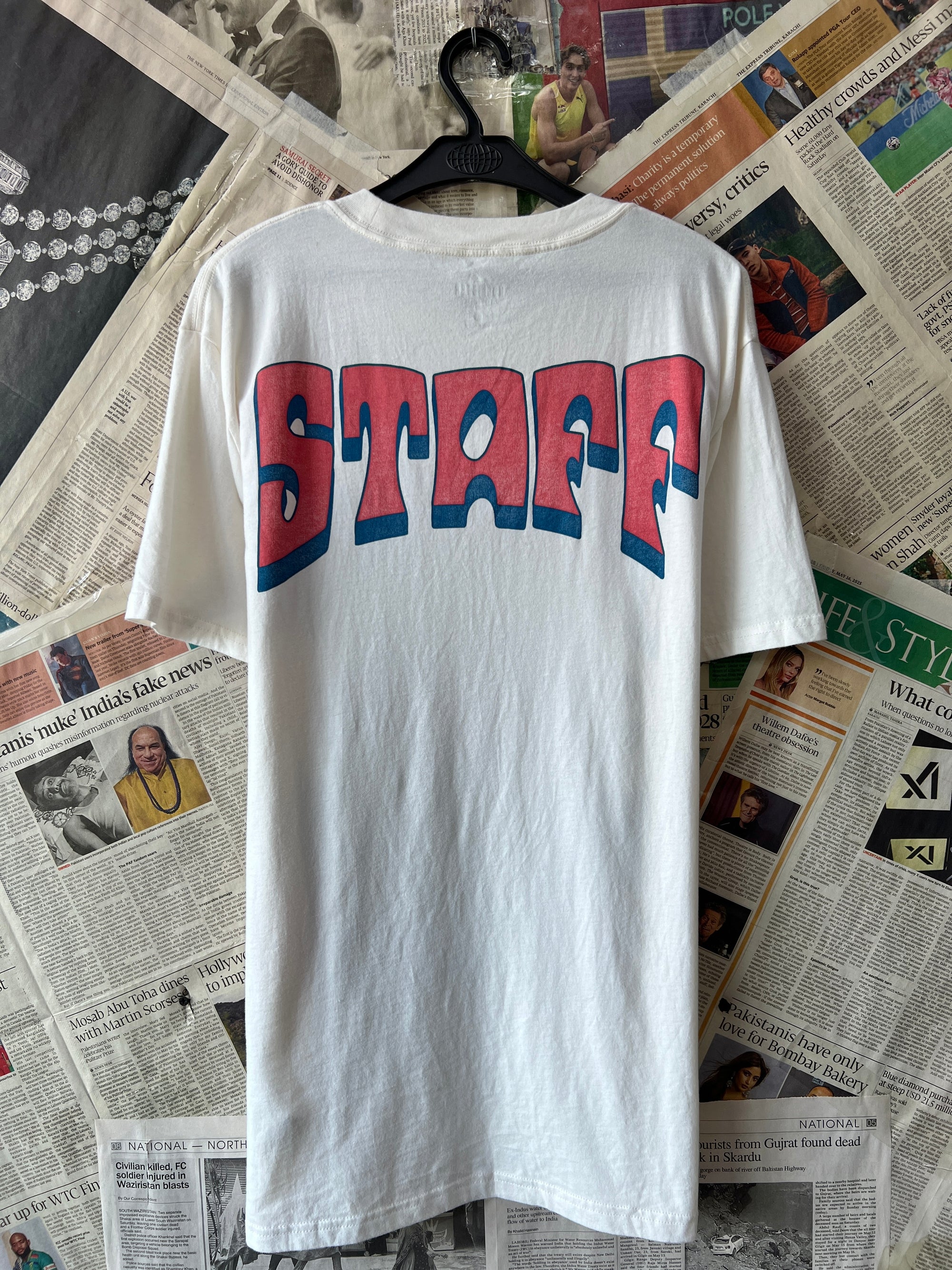 Hollister® Small | Chest: 21" | Off - White | T-Shirt | 766 - Genuine Maal