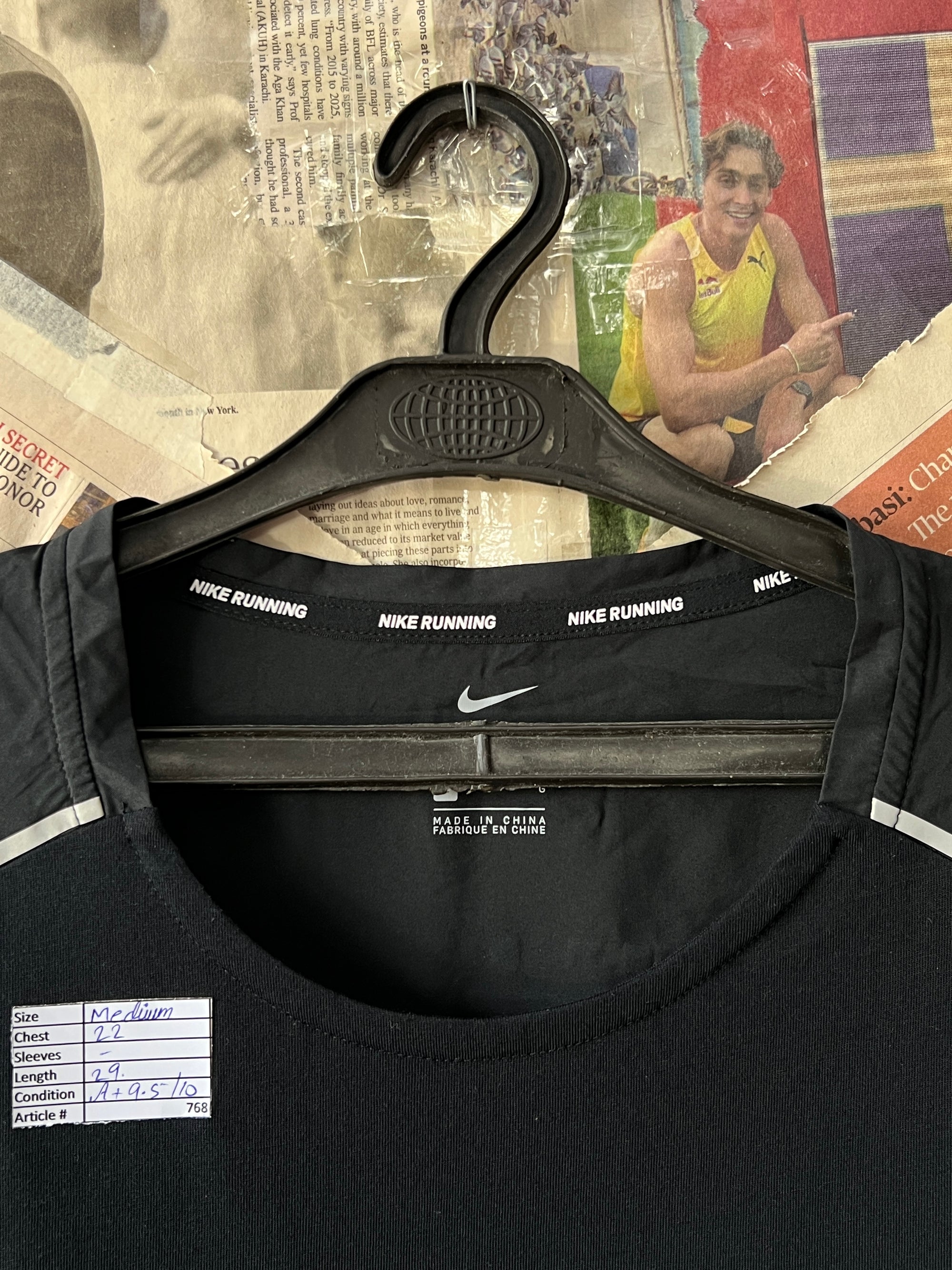 N*ke® Medium | Chest: 22 | Black | T-Shirt | 768 - Genuine Maal