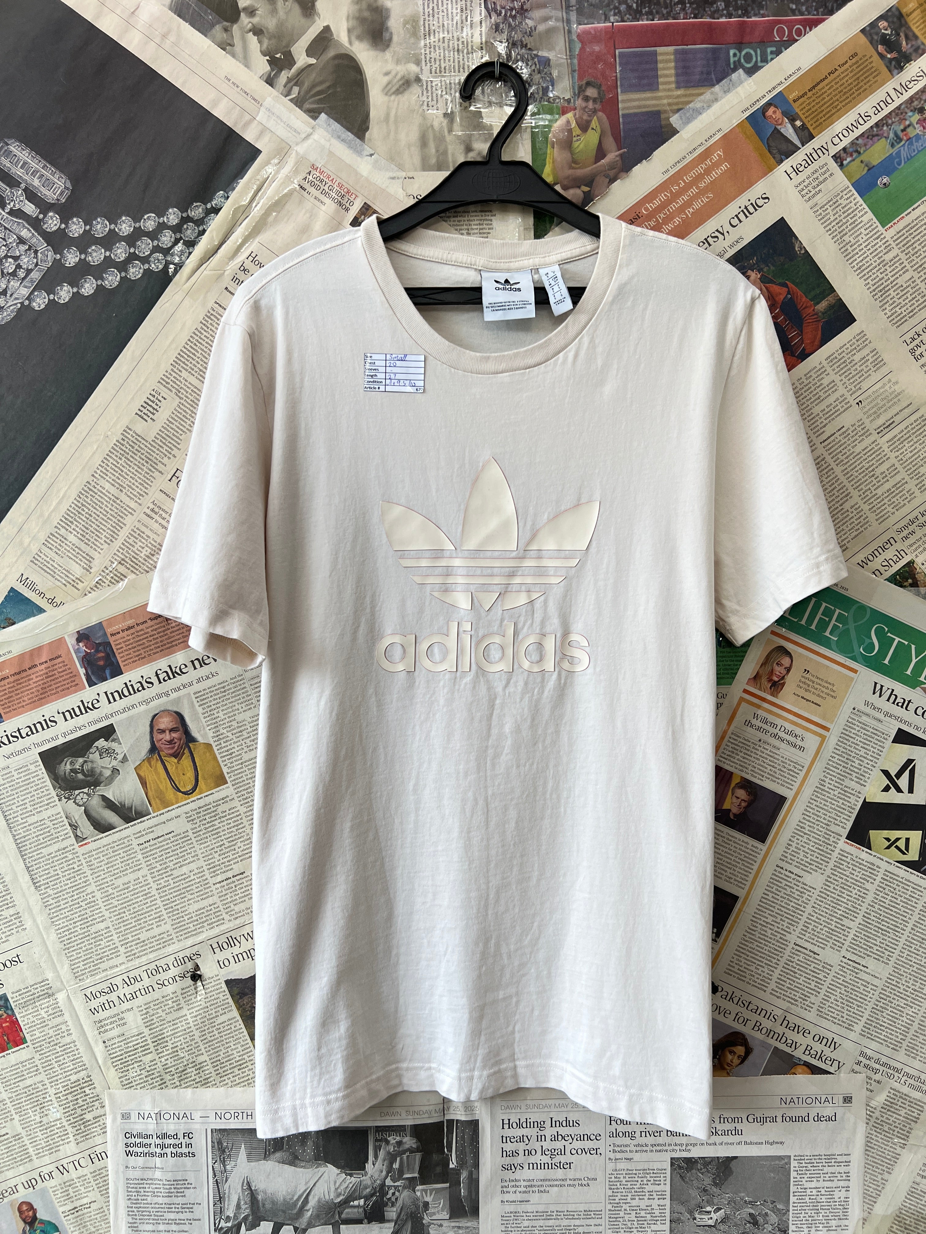 Adid*s® Small | Chest: 19" | Cream | T-Shirt | 672 - Genuine Maal