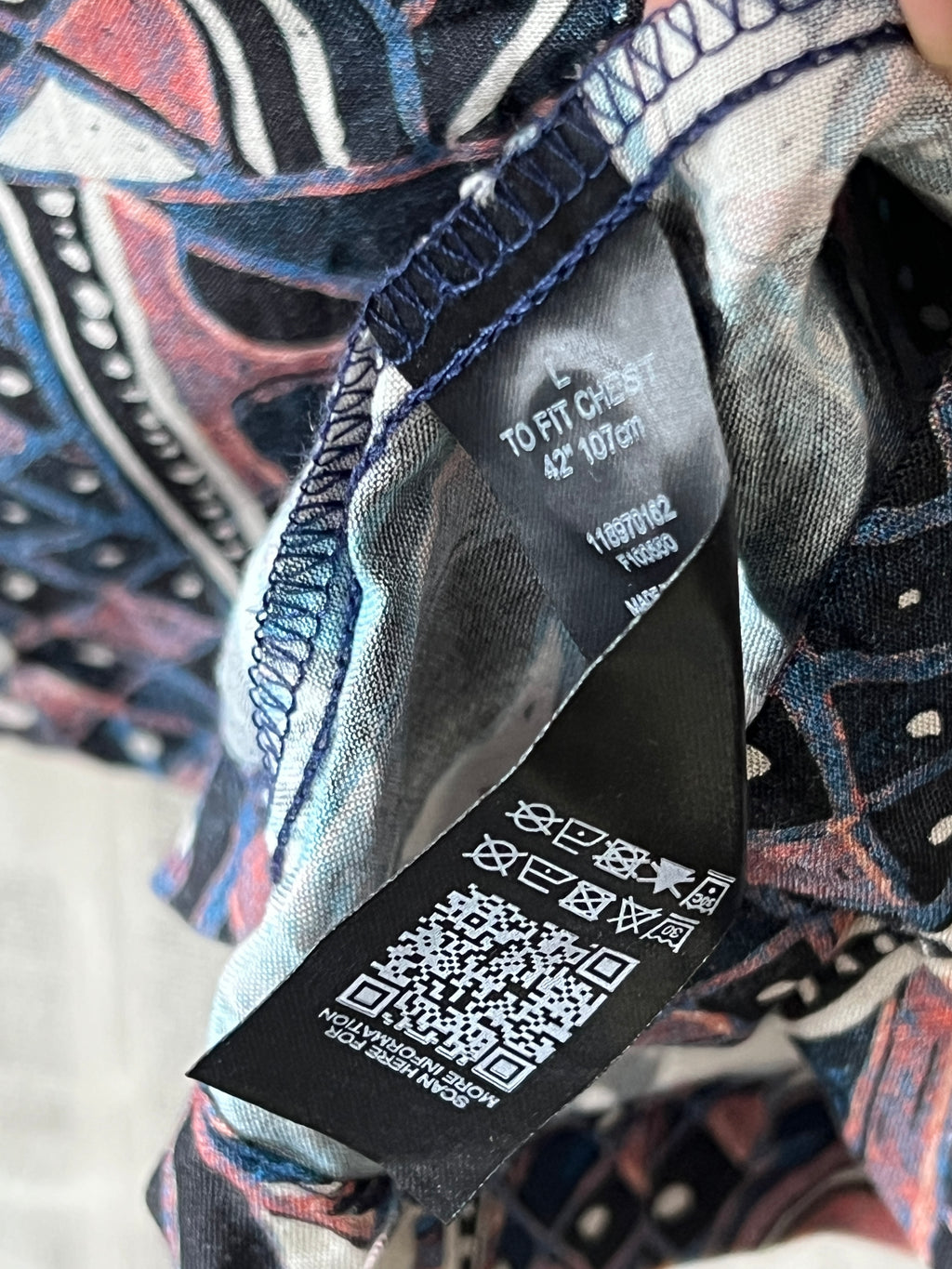 Asos® L/XL | Chest: 24.5" | Geometric | Huawei | 762 - Genuine Maal