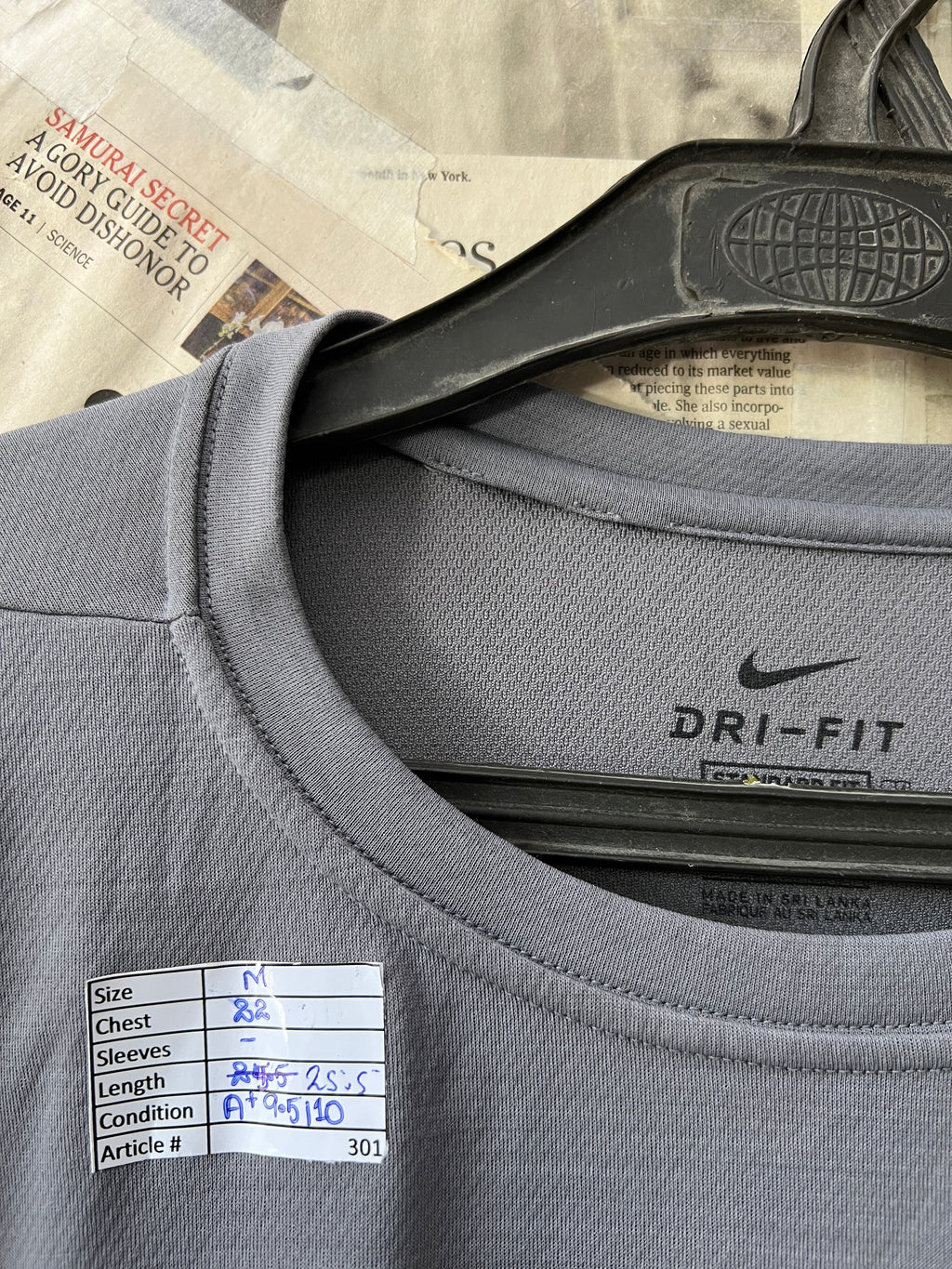 N*ke® Medium | Chest: 22 | Grey | T-Shirt | 301 - Genuine Maal