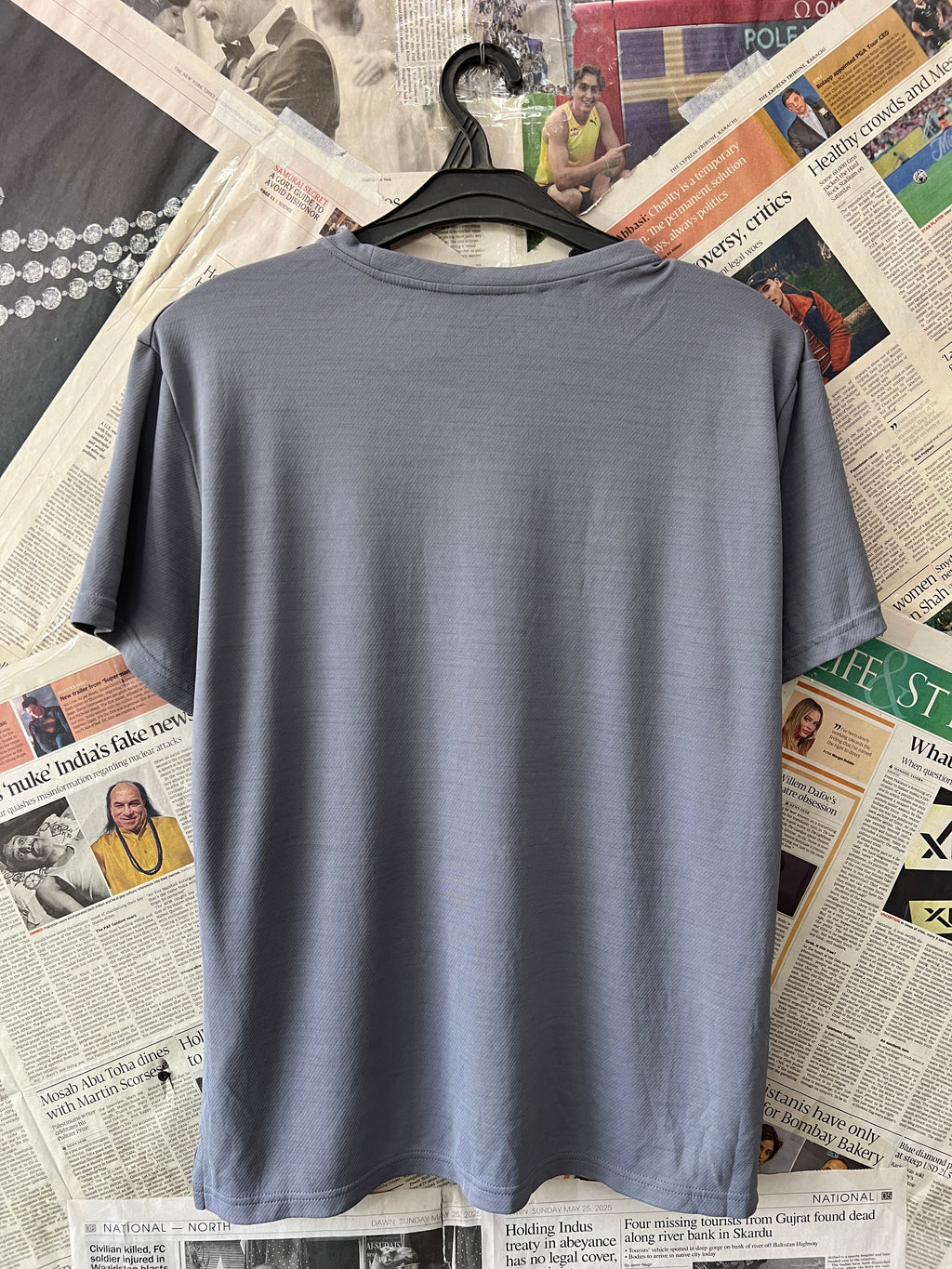 N*ke® Medium | Chest: 22 | Grey | T-Shirt | 301 - Genuine Maal