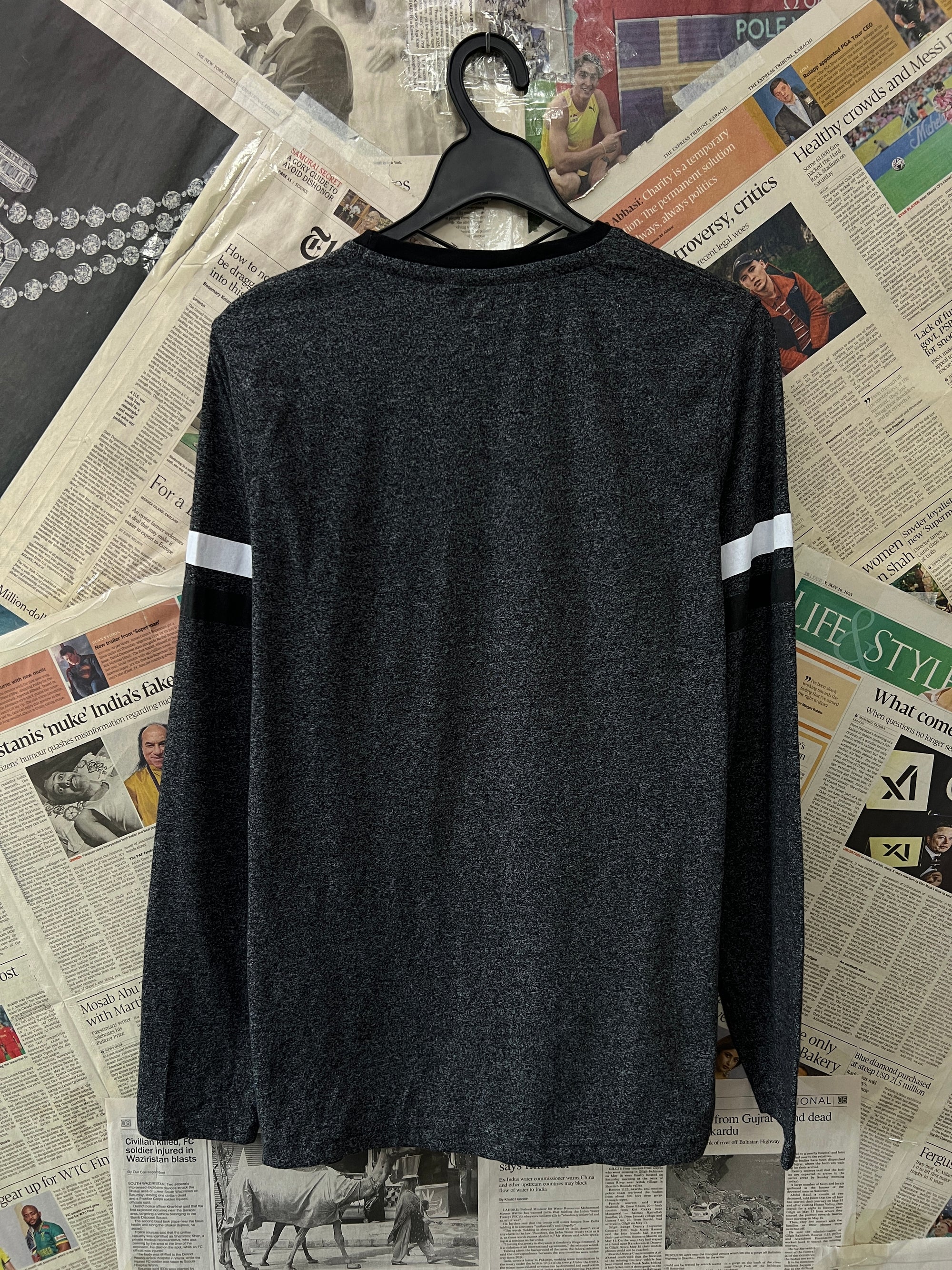 Star Wars® Small | Chest: 19.5" | Charcoal | Sweat Shirt | 750 - Genuine Maal