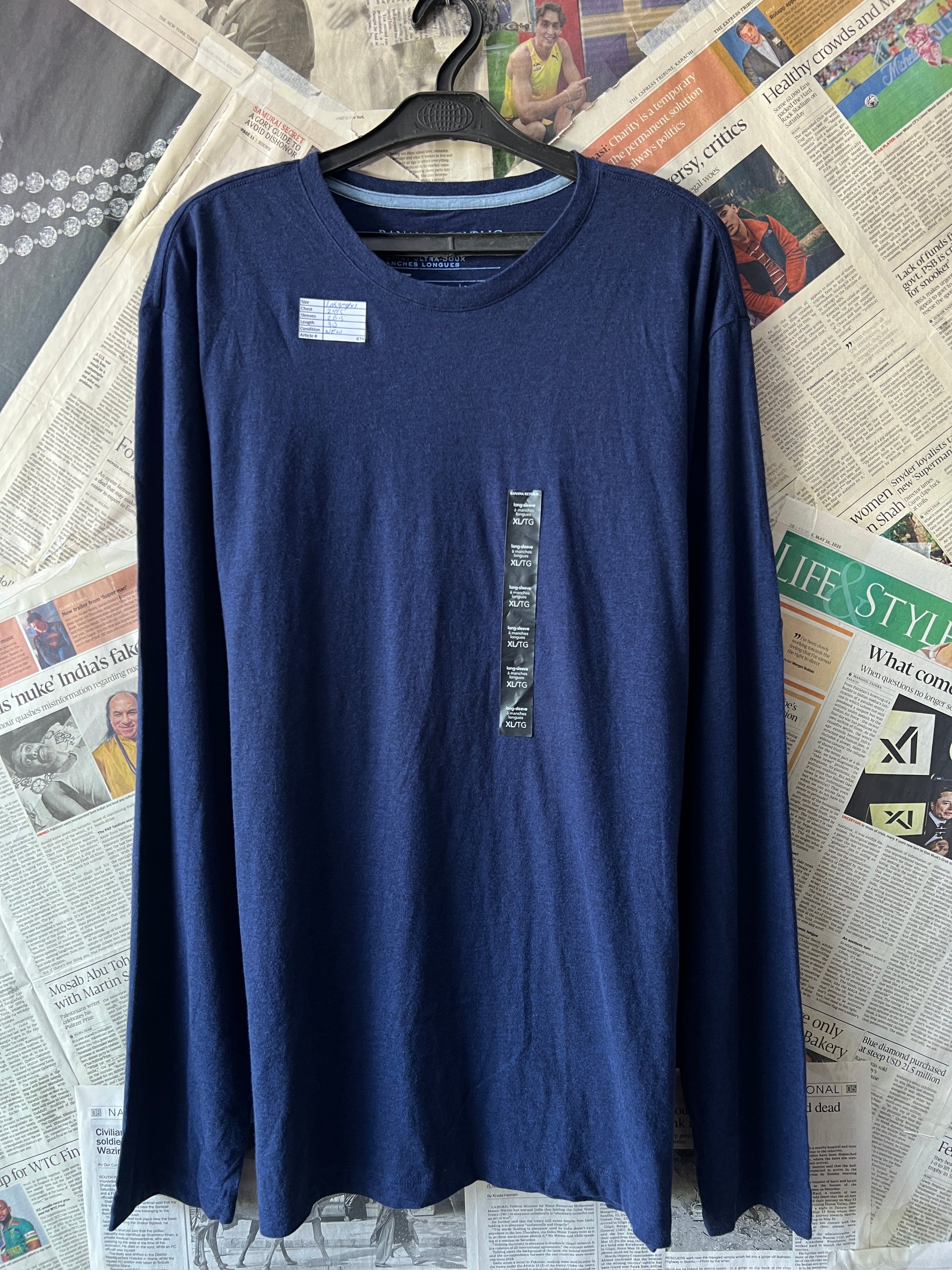 Banana Republic® L/XL | Chest: 24.5" | Navy | Shirt | 874 - Genuine Maal