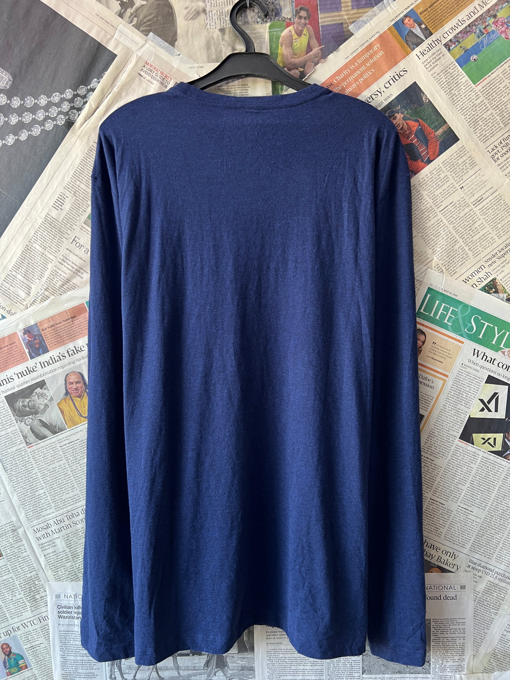 Banana Republic® L/XL | Chest: 24.5" | Navy | Shirt | 874 - Genuine Maal