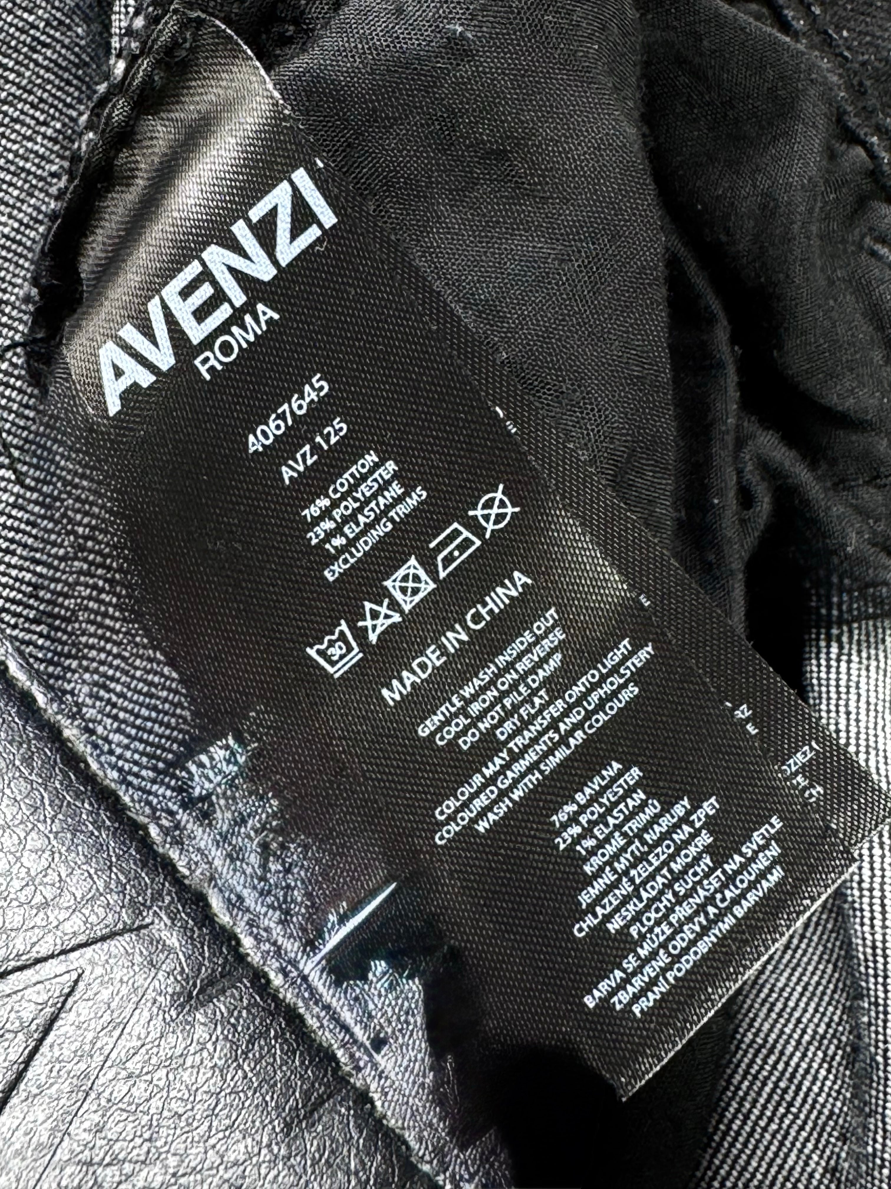 Avenzi Jeans® Waist: 32" | Black | Distressed Denim Pants | Poly - Cotton - Elastane | 2500 - Genuine Maal