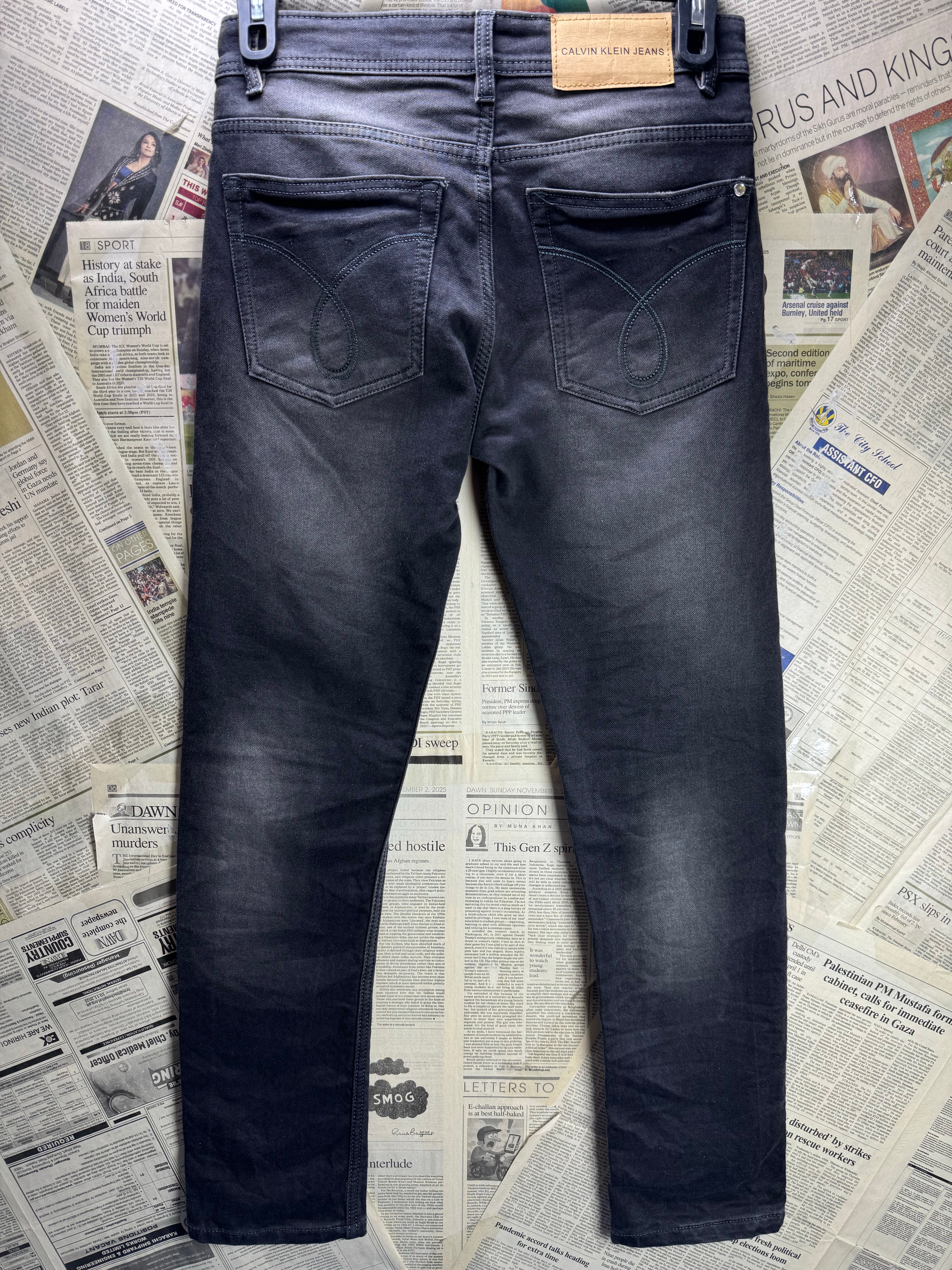 Calvin Klein® Waist: 30" | Black | Denim Pants | 2498 - Genuine Maal