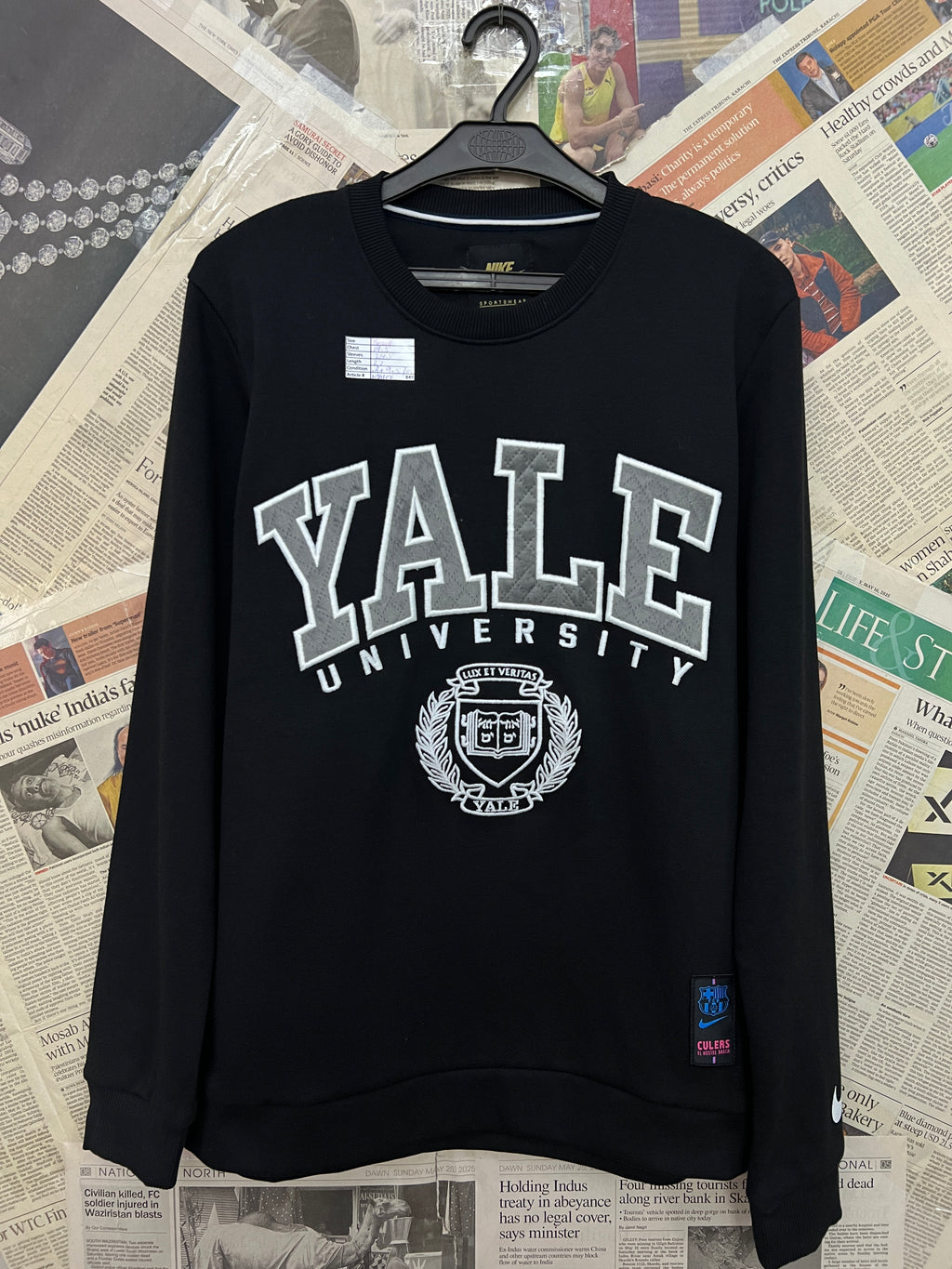 N*ke® Small | Chest: 19.5" | Black | Sweat Shirt | 849 - Genuine Maal