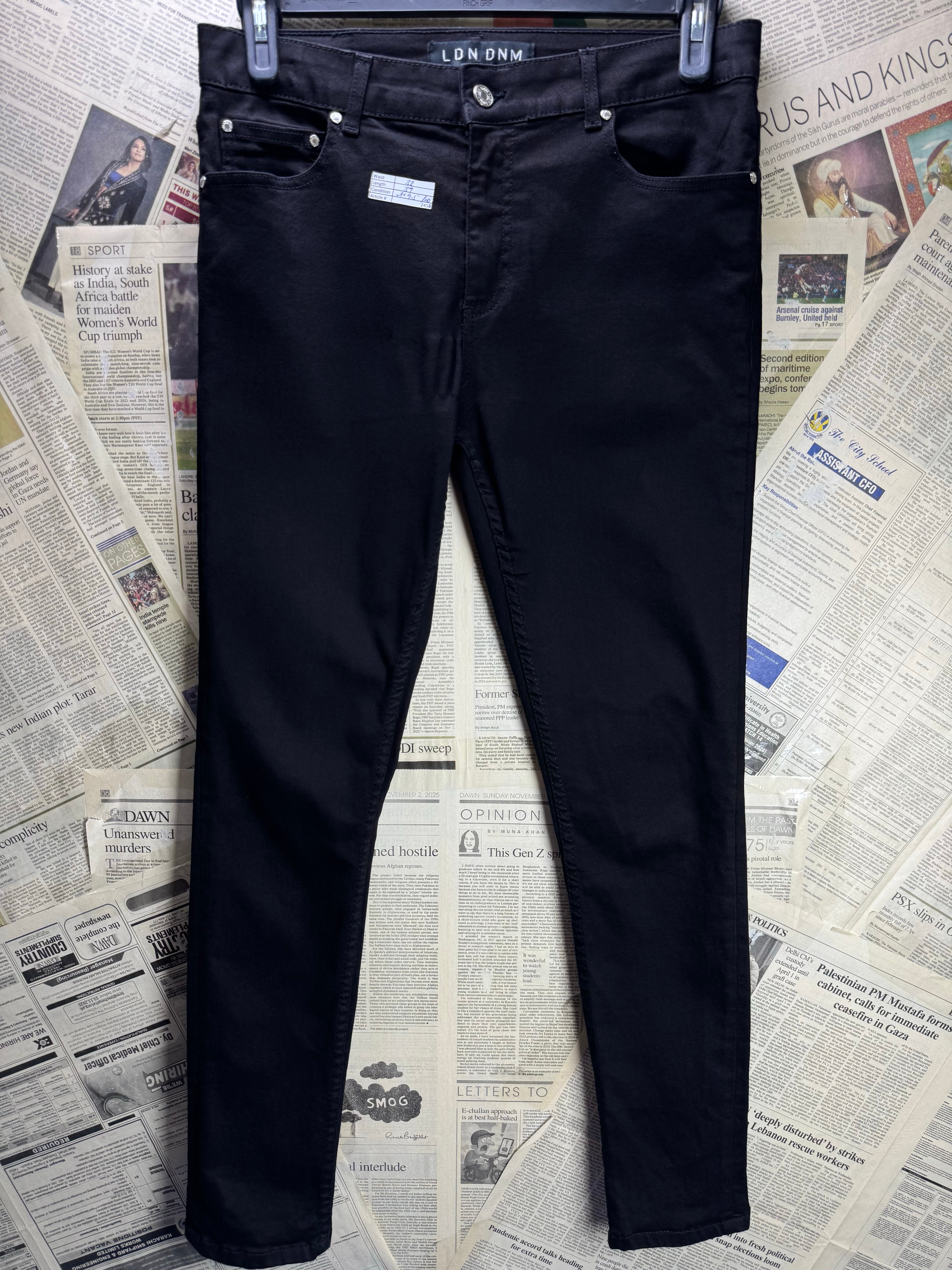 LDN DNM® Waist: 32" | Black | Super Skinny Denim Pants | Cotton - Elastane | 2454 - Genuine Maal