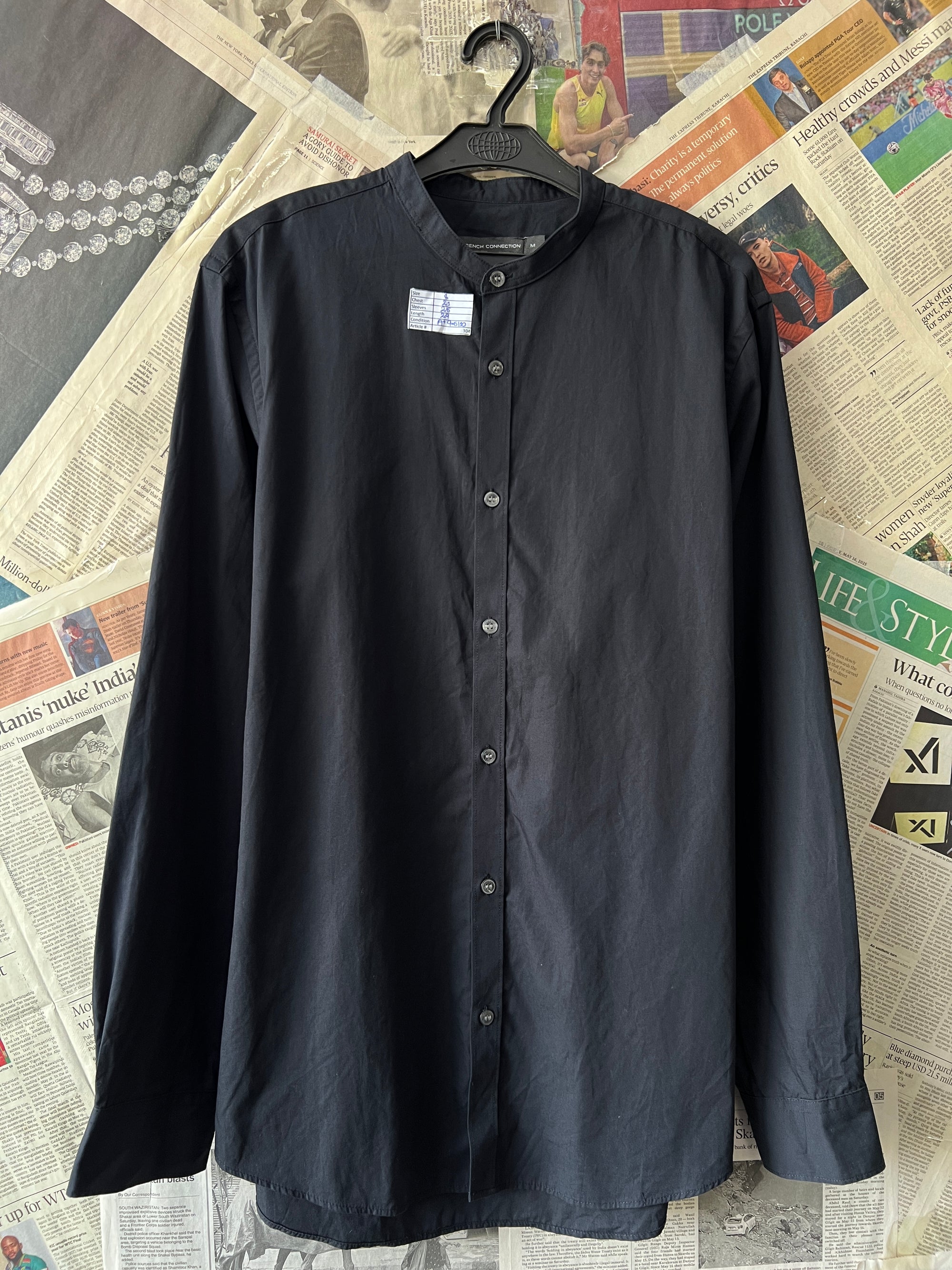 French Connection® Small | Chest: 21" | Black | Shirt | 304 - Genuine Maal