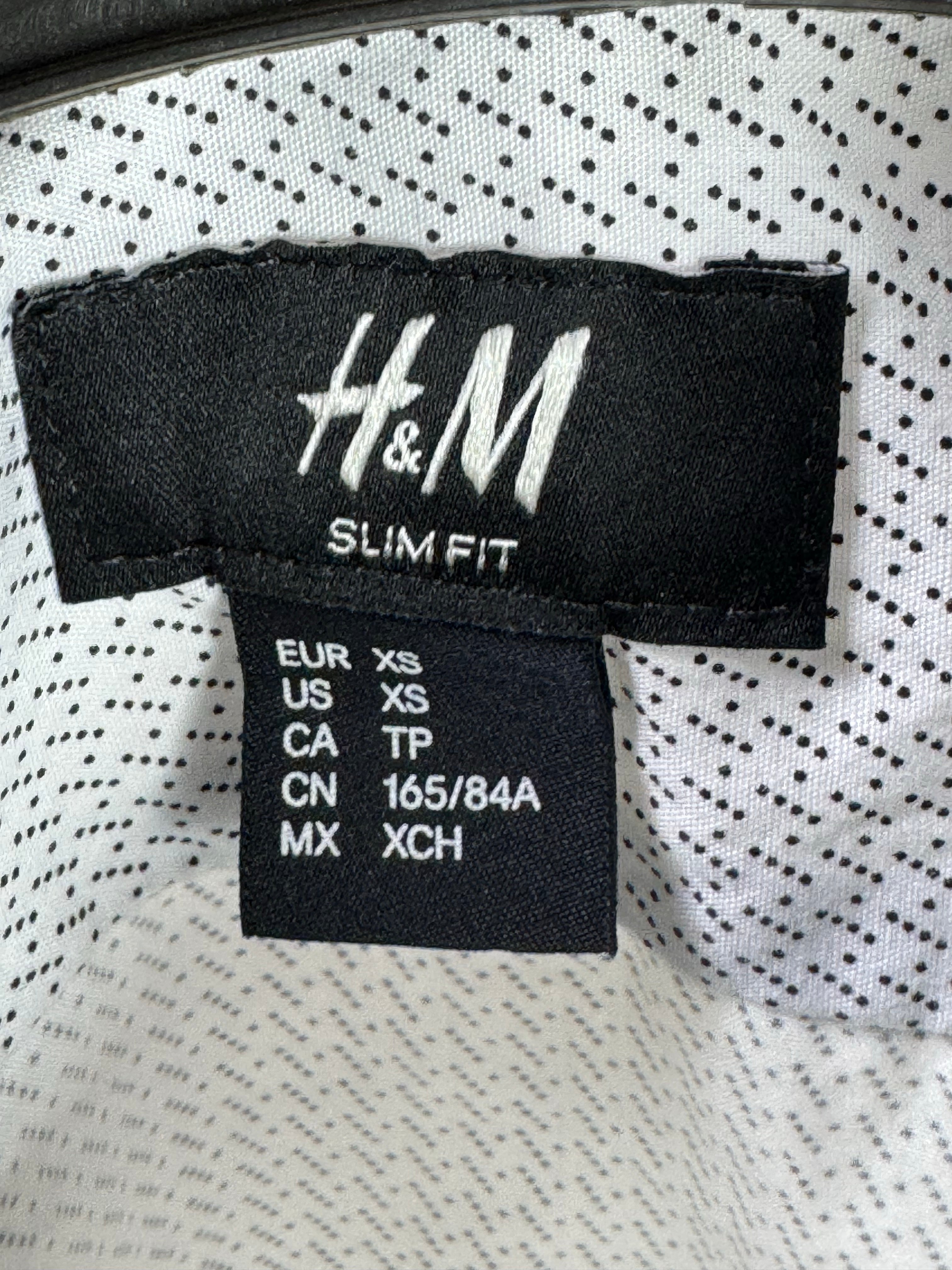 H&M® XS | Chest: 18" | White with Grey Pattern | Shirt | Cotton - Poly | 3312 - Genuine Maal