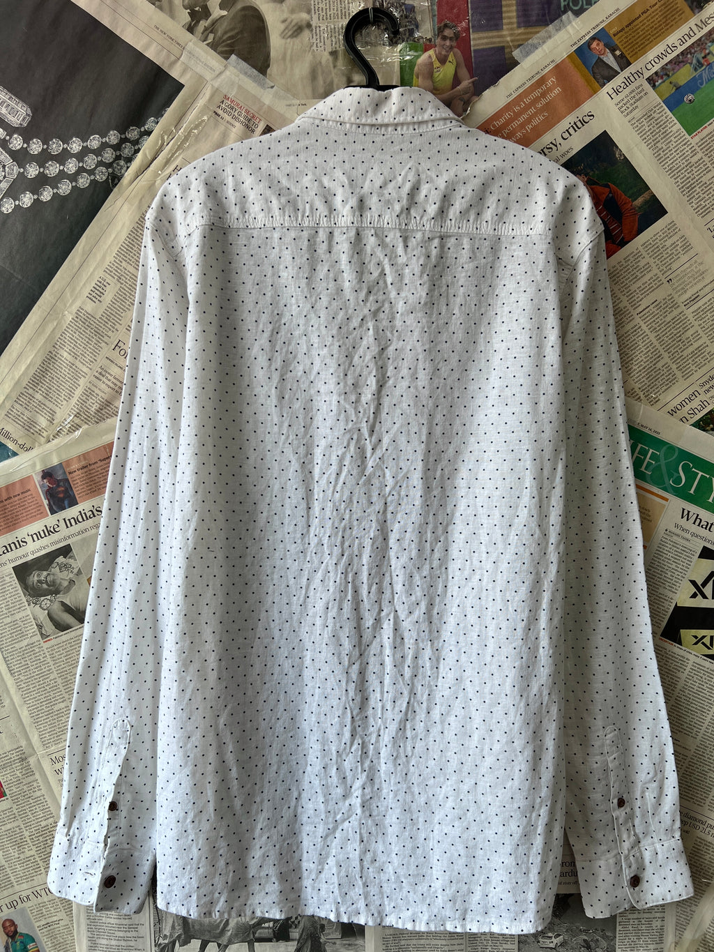 Burton® Medium | Chest: 21.5 | White | Shirt | Linen - Cotton blend | 588 - Genuine Maal