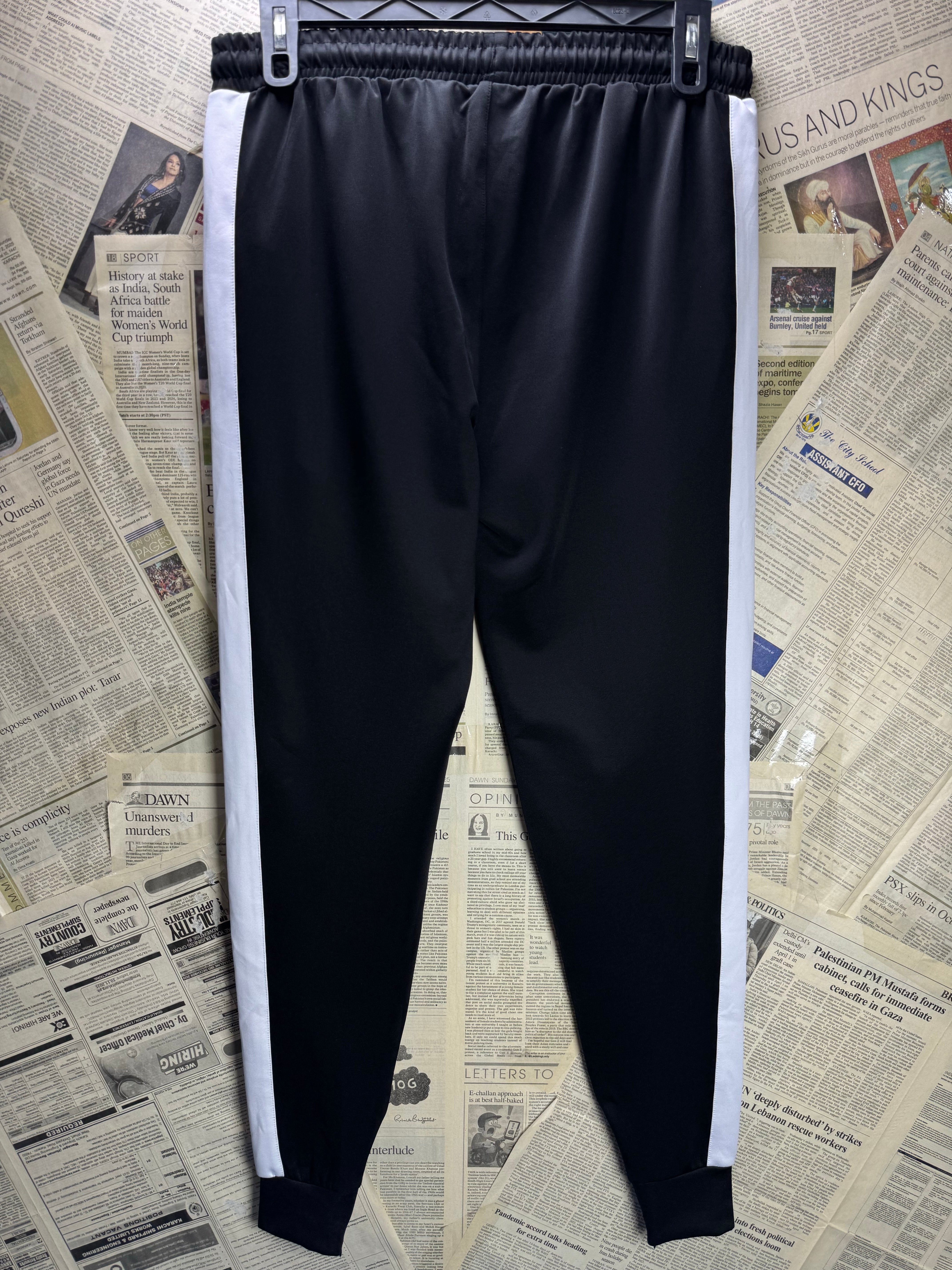 11 Degree® Waist: 32" to 34" | Black | Gym Trousers | Poly - Elastane | 3004 - Genuine Maal