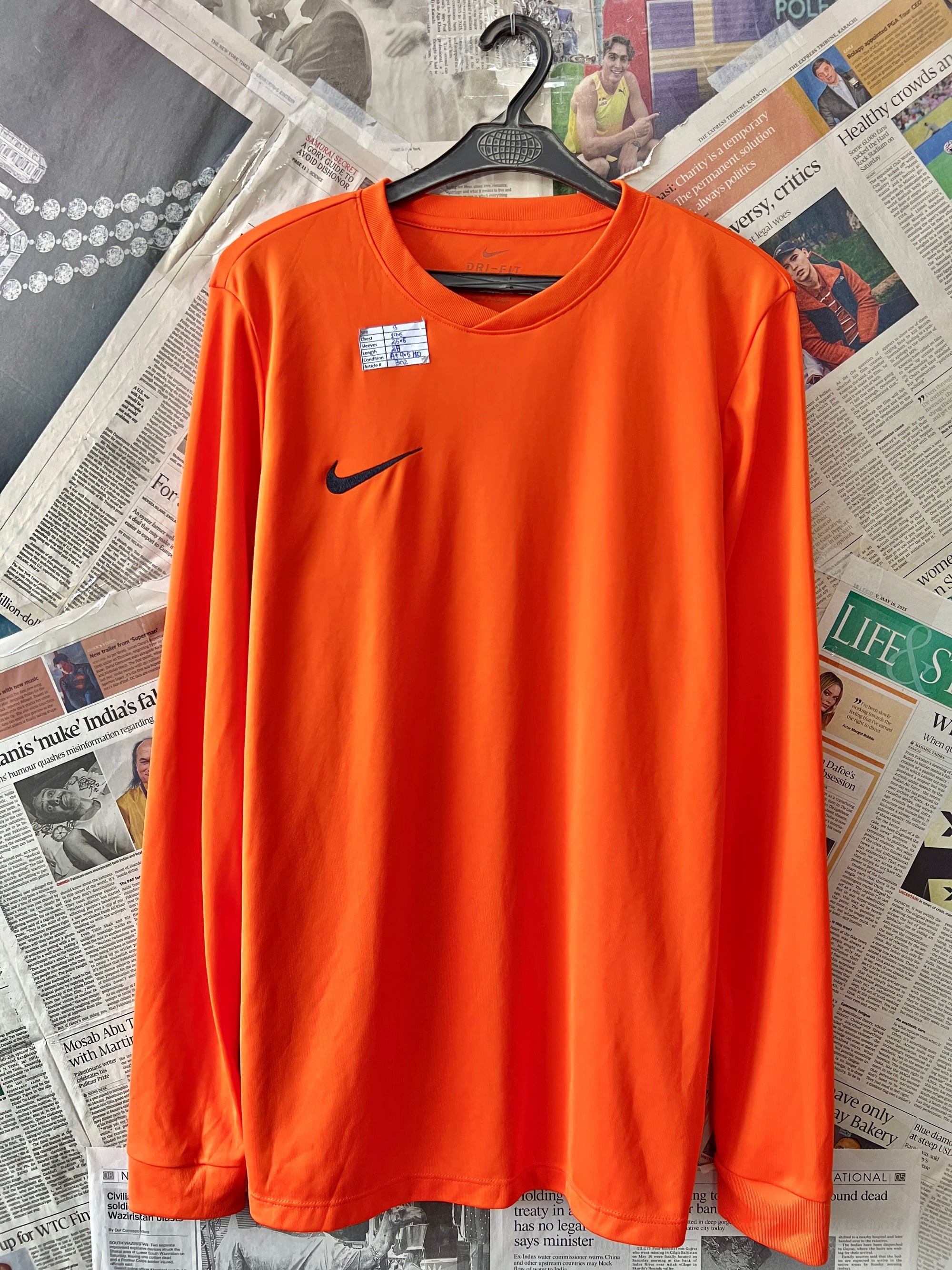 N*ke® Small | Chest: 19.5" | Orange | Shirt | 302 - Genuine Maal