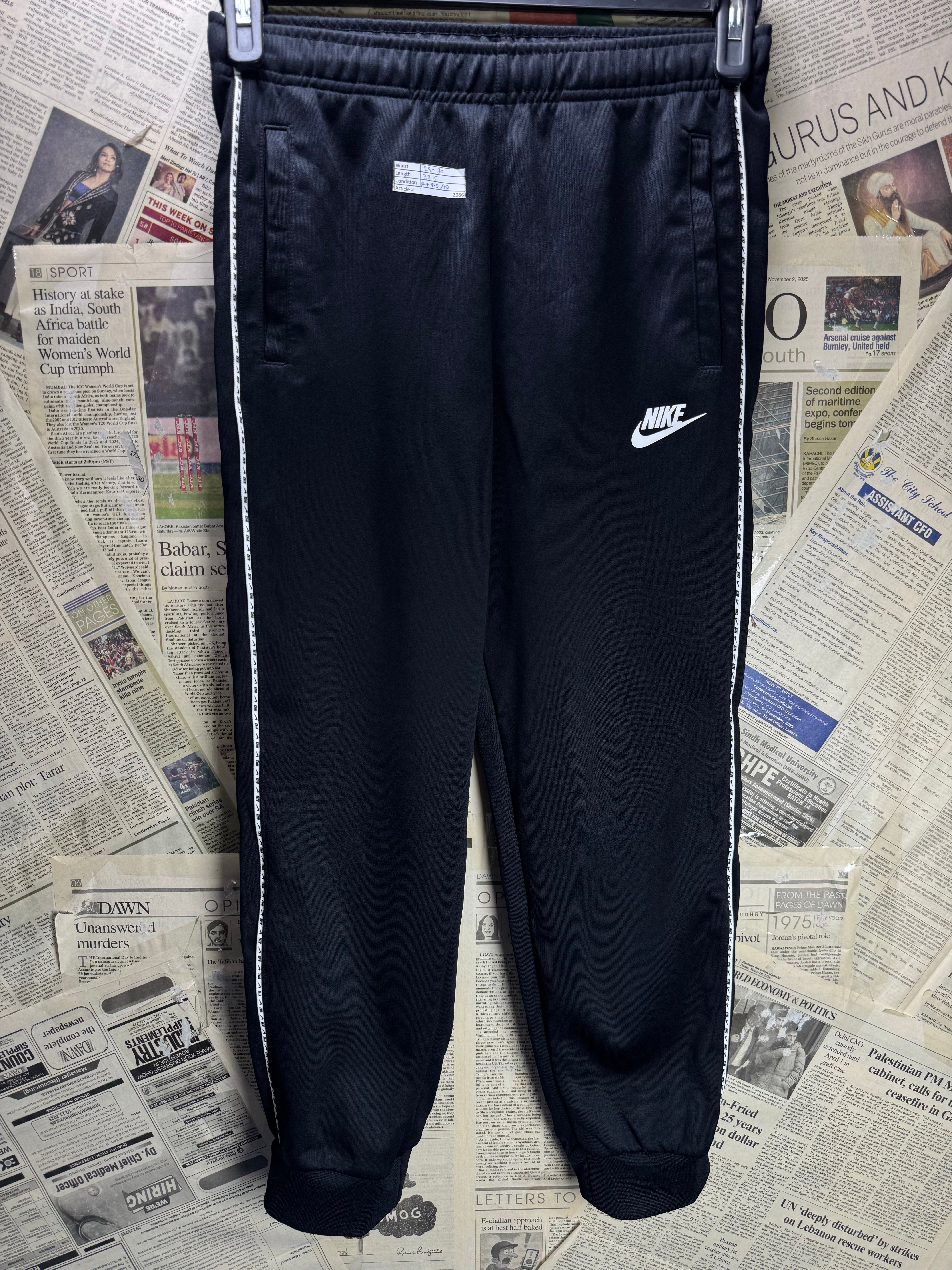 N*ke® Waist: 28" to 30" | Black | Sports Trousers | Polyester | 2986 - Genuine Maal