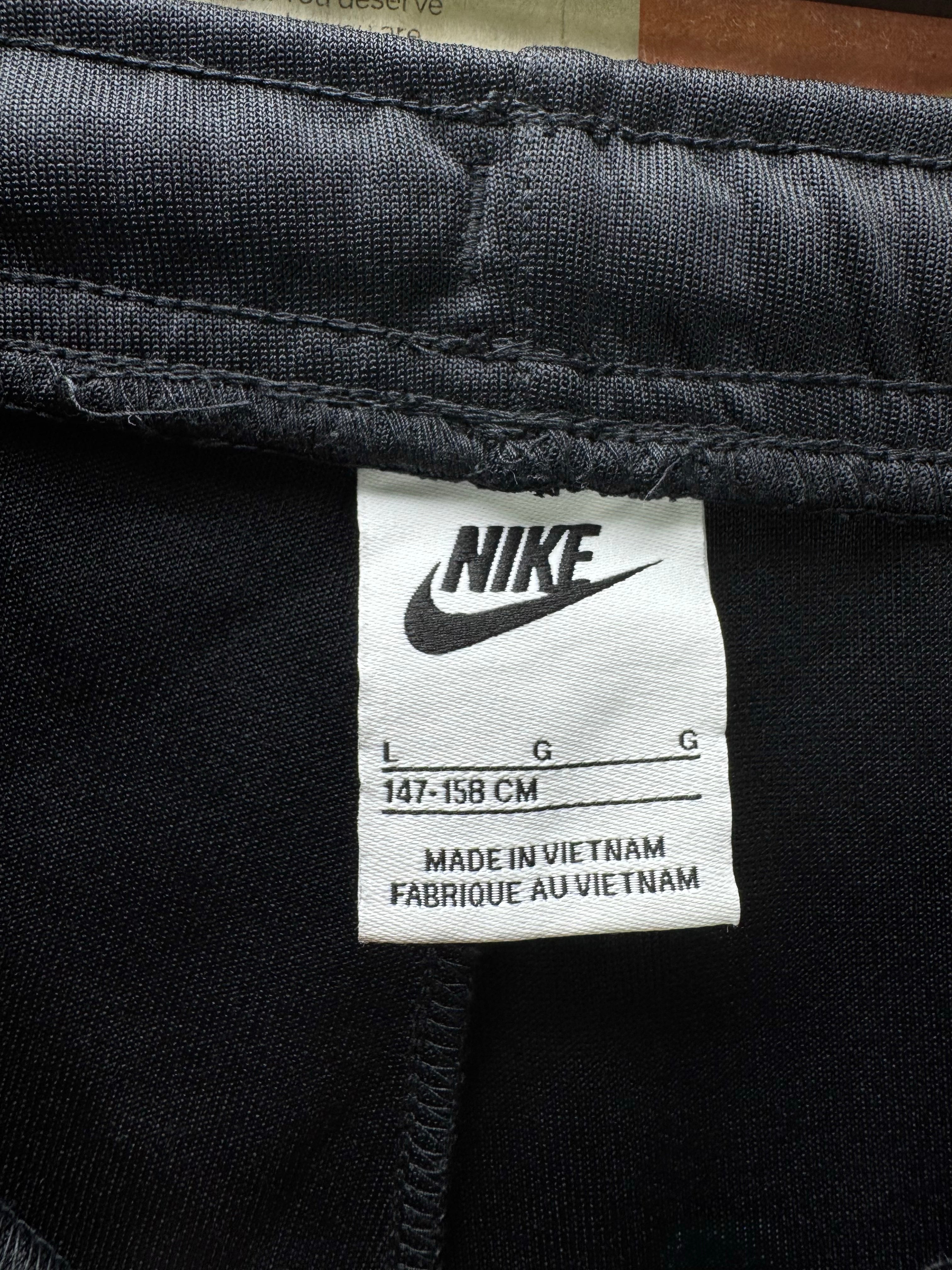 N*ke® Waist: 28" to 30" | Black | Sports Trousers | Polyester | 2986 - Genuine Maal