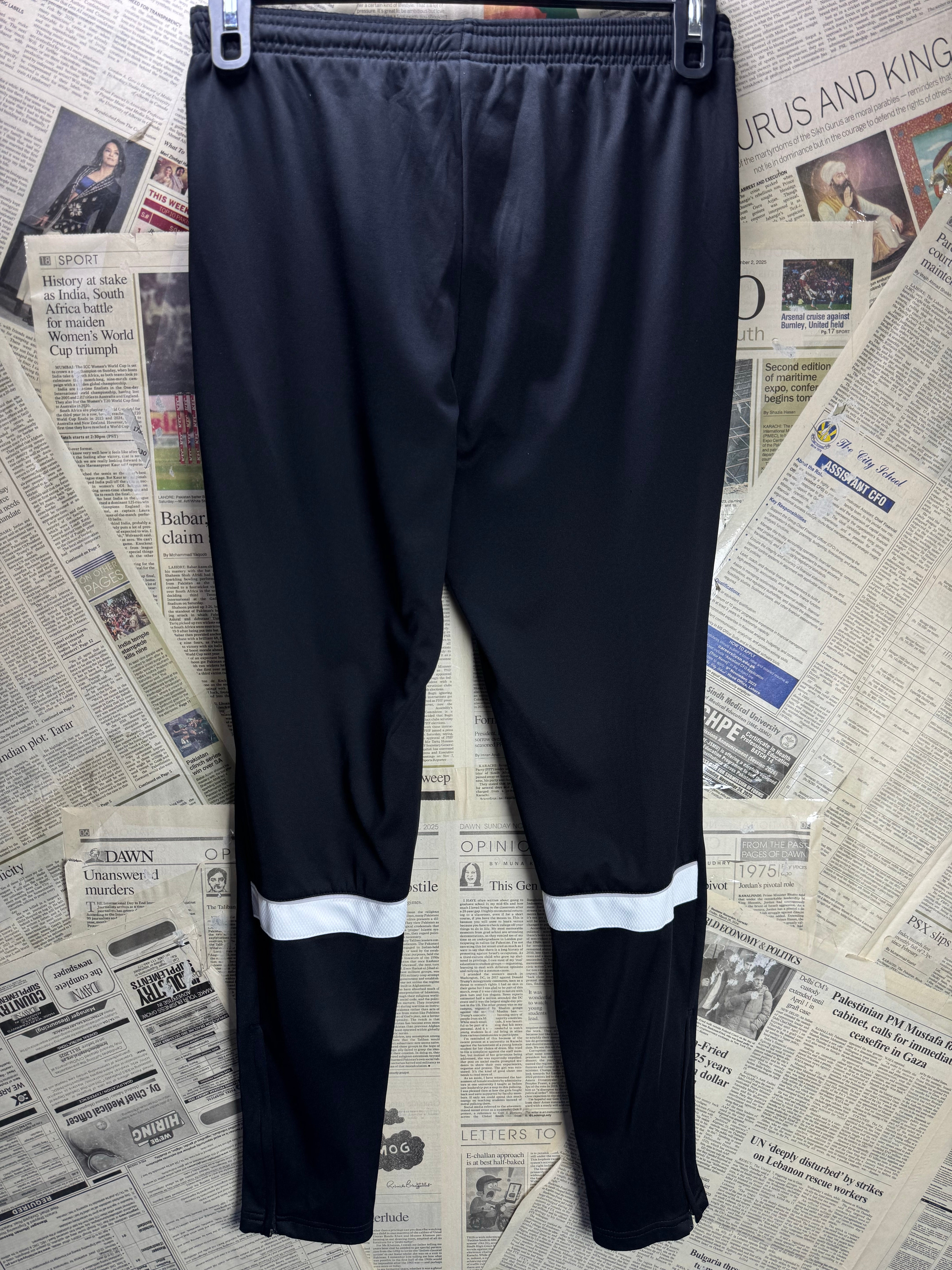 N*ike® Waist: 30" to 32" | Black | Sports Trousers | Polyester | 2998 - Genuine Maal