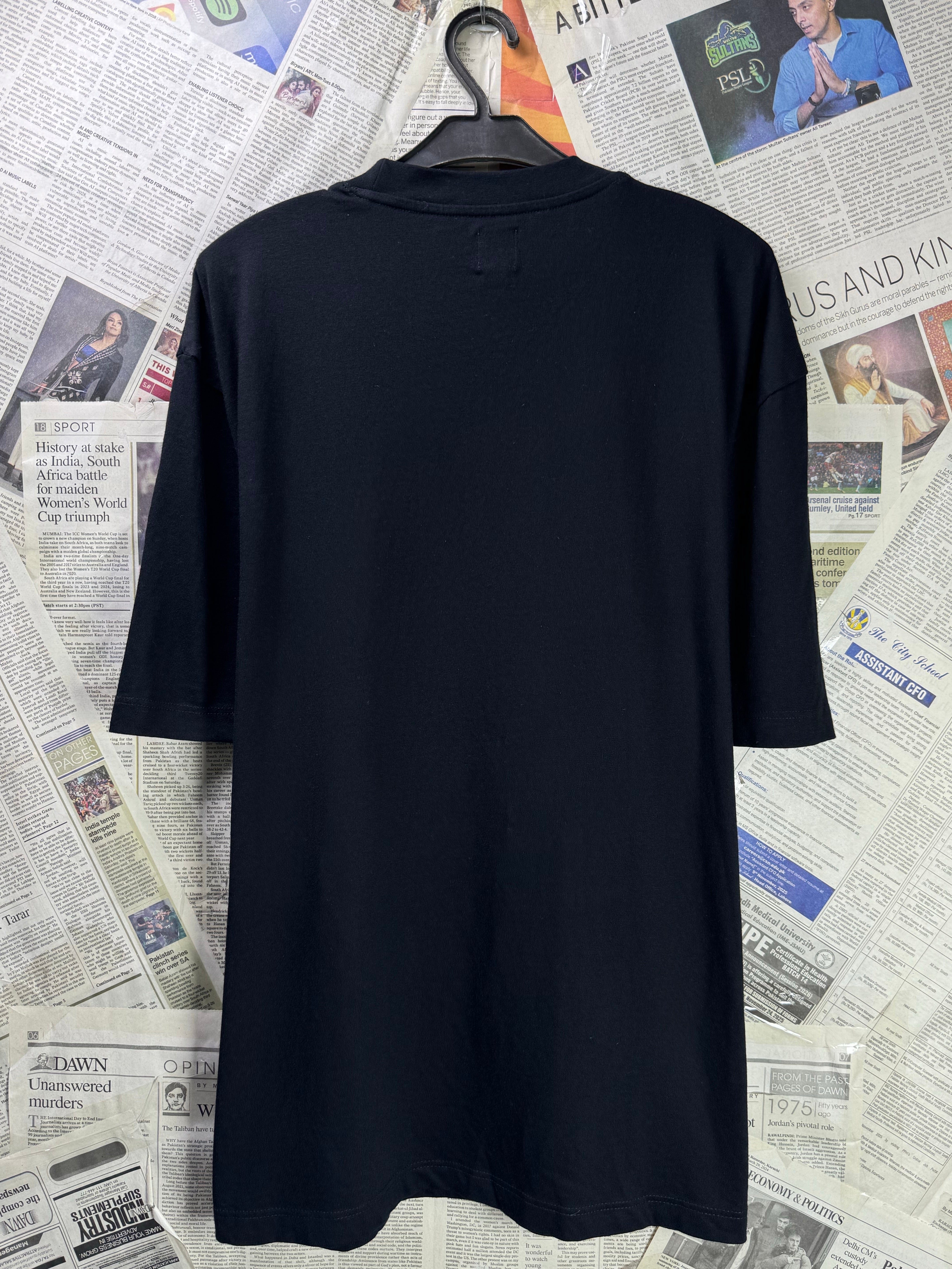 River Island® Large | Chest: 23" | Black with Print | T-Shirt | Cotton | 3361 - Genuine Maal