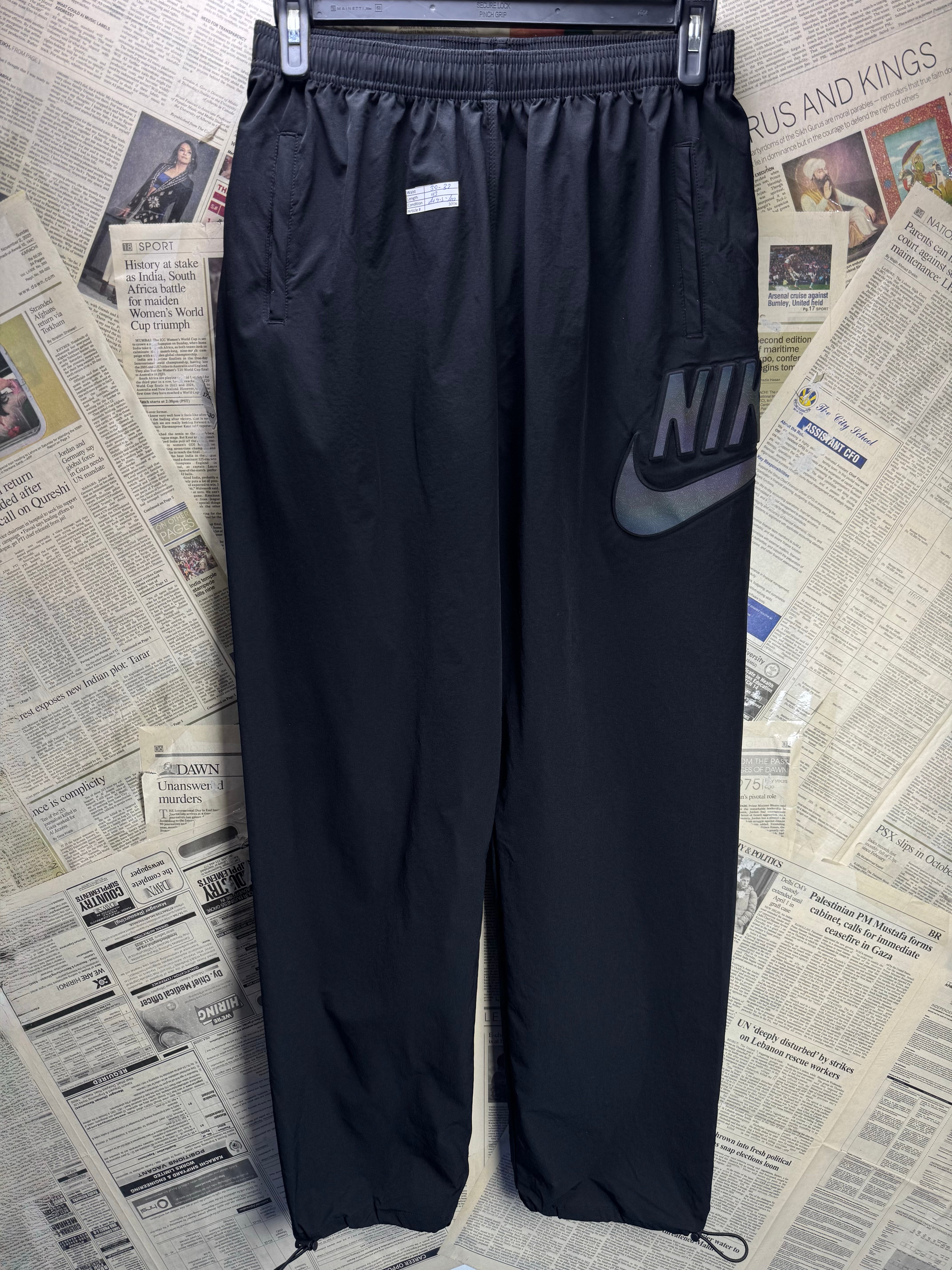N*ke® Waist: 30" to 32" | Black | Sports Trousers | Polyester | 3006 - Genuine Maal