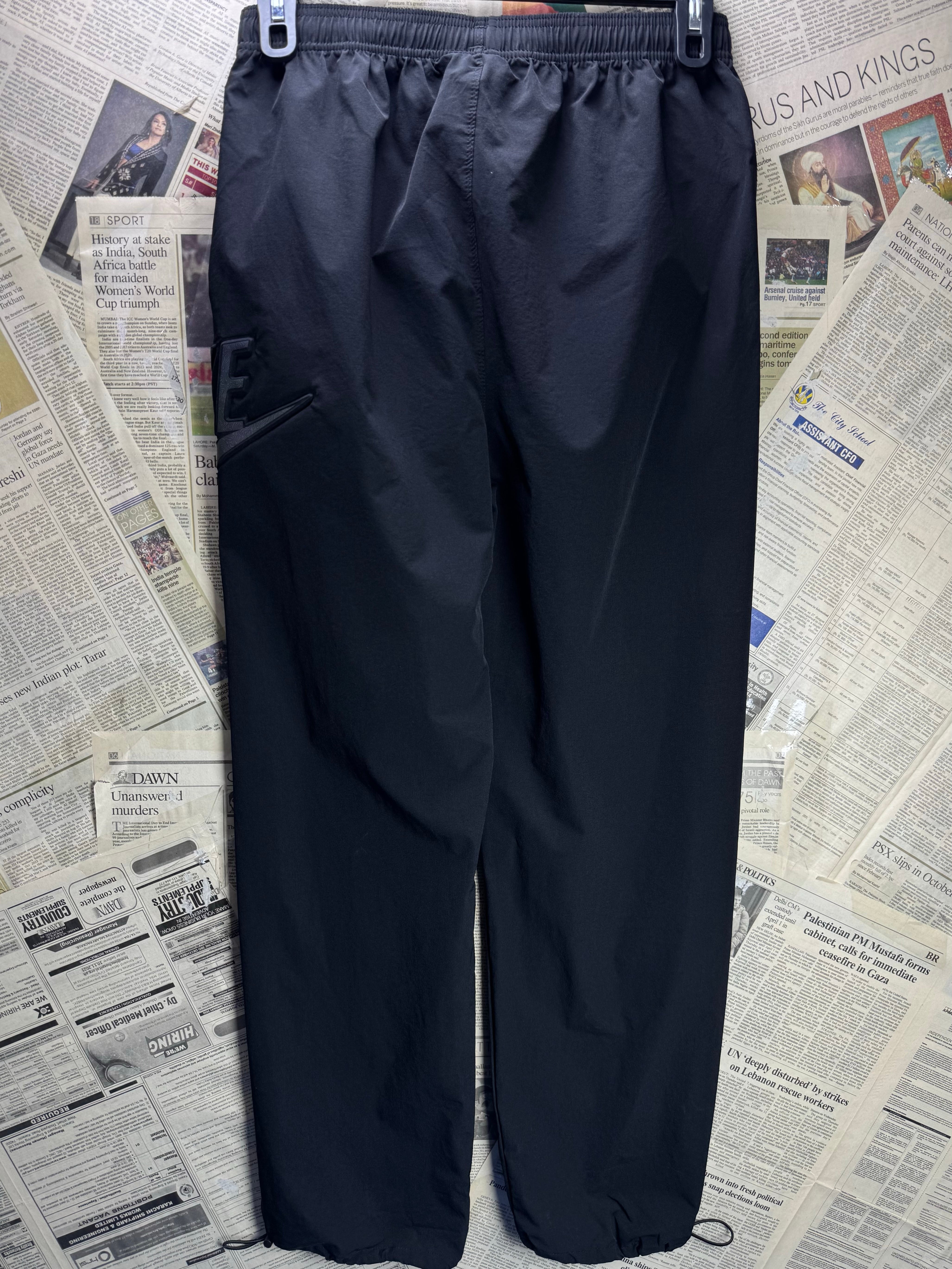N*ke® Waist: 30" to 32" | Black | Sports Trousers | Polyester | 3006 - Genuine Maal