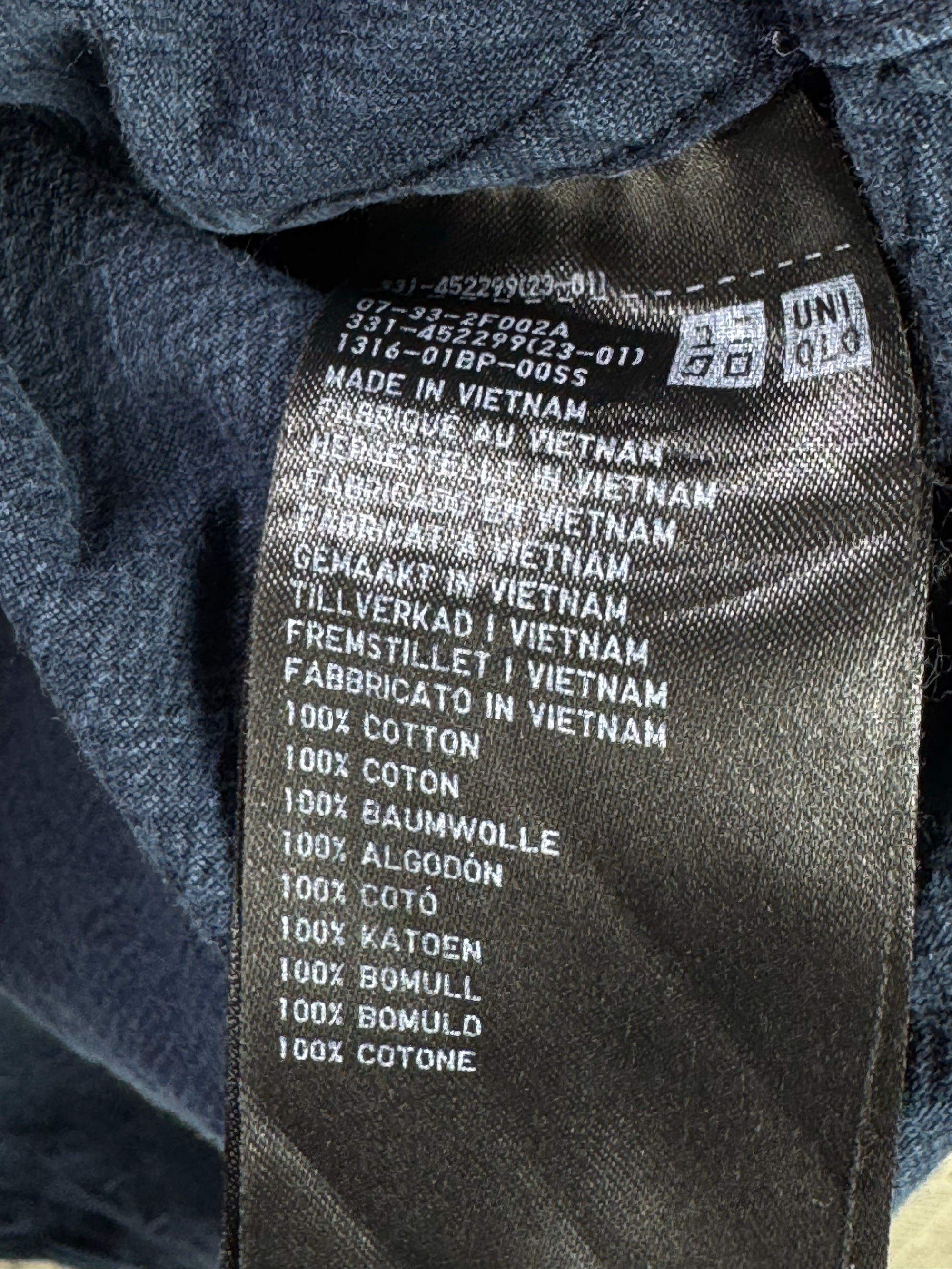 Uniqlo® Large | Chest: 23" | Blue | Denim - Feel Shirt | Cotton | 3336 - Genuine Maal