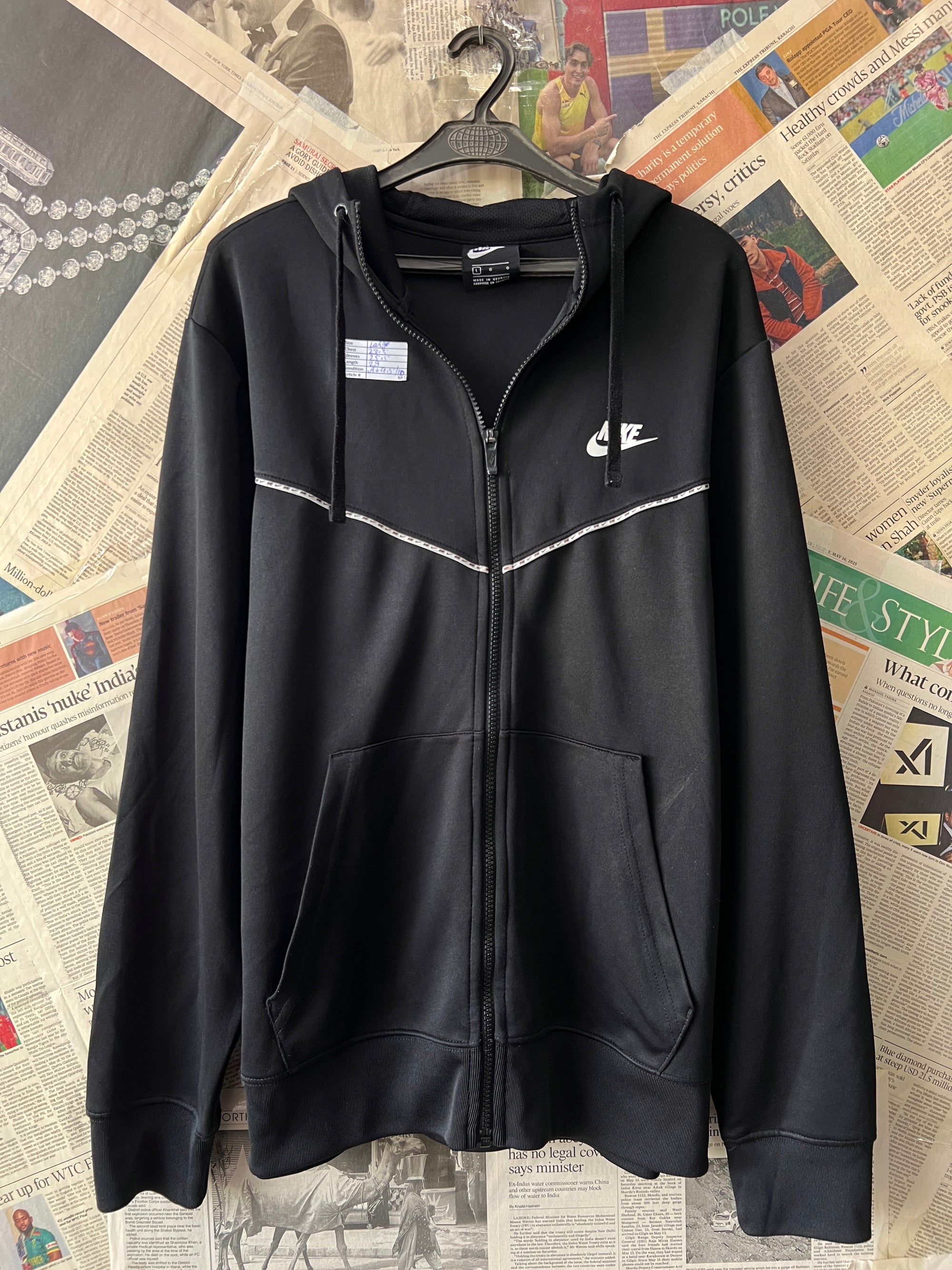 N*ke® Large | Chest: 23.5" | Black | Jacket | 687 - Genuine Maal