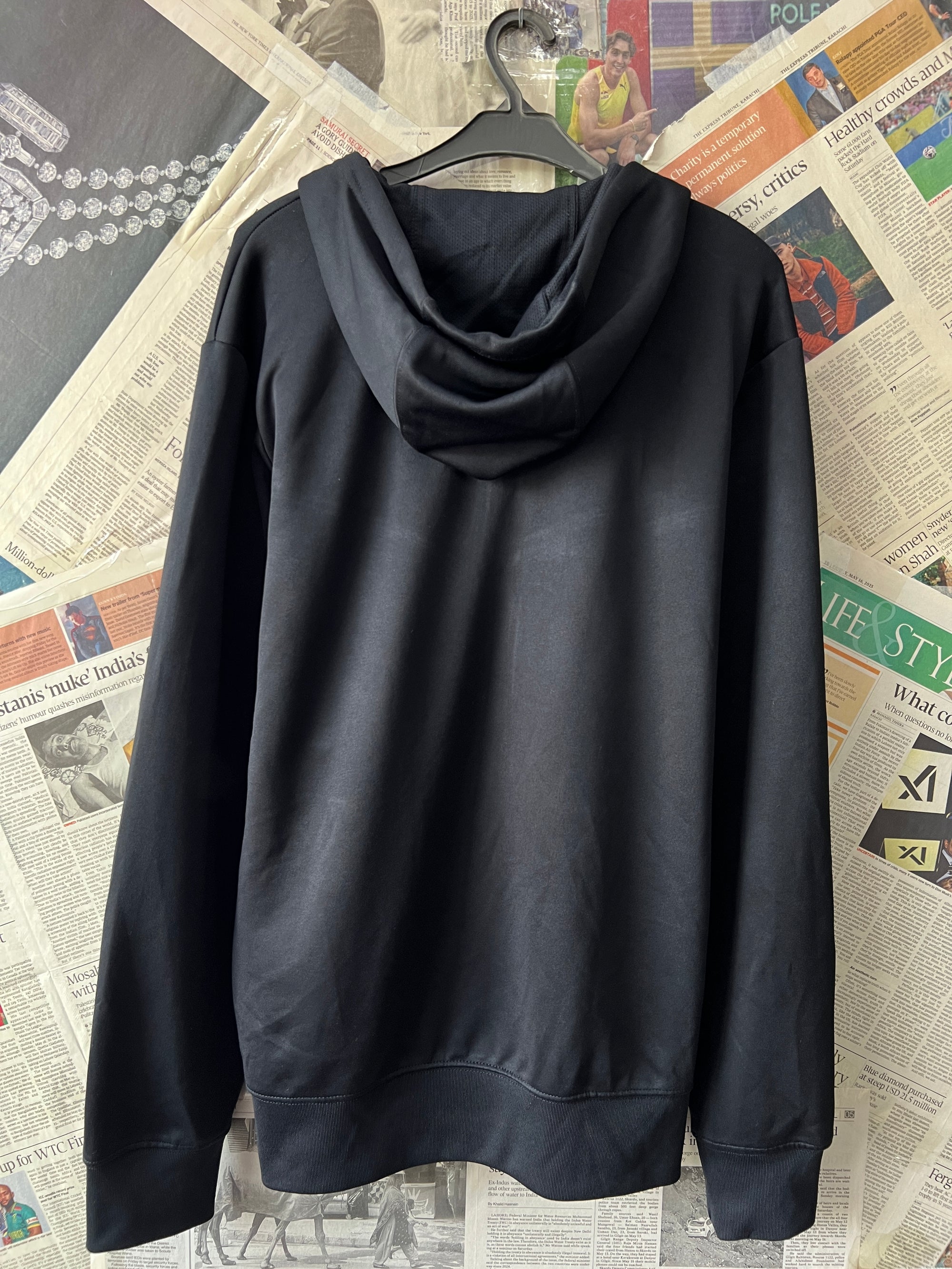 N*ke® Large | Chest: 23.5" | Black | Jacket | 687 - Genuine Maal