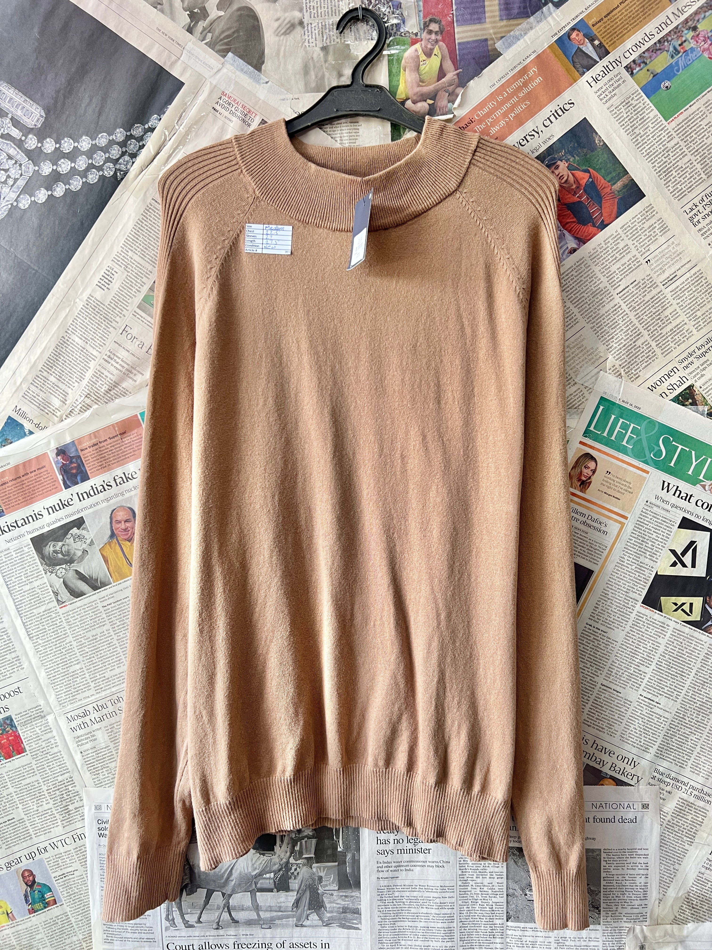 Primark® Medium | Chest: 22.5 | High Neck Sweater | 701 - Genuine Maal