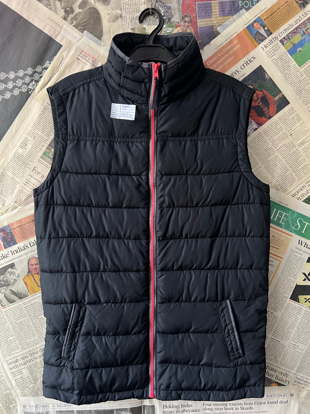 F&F® Small | Chest: 20" | Black | Sleeveless Puffer Jacket | 694 - Genuine Maal