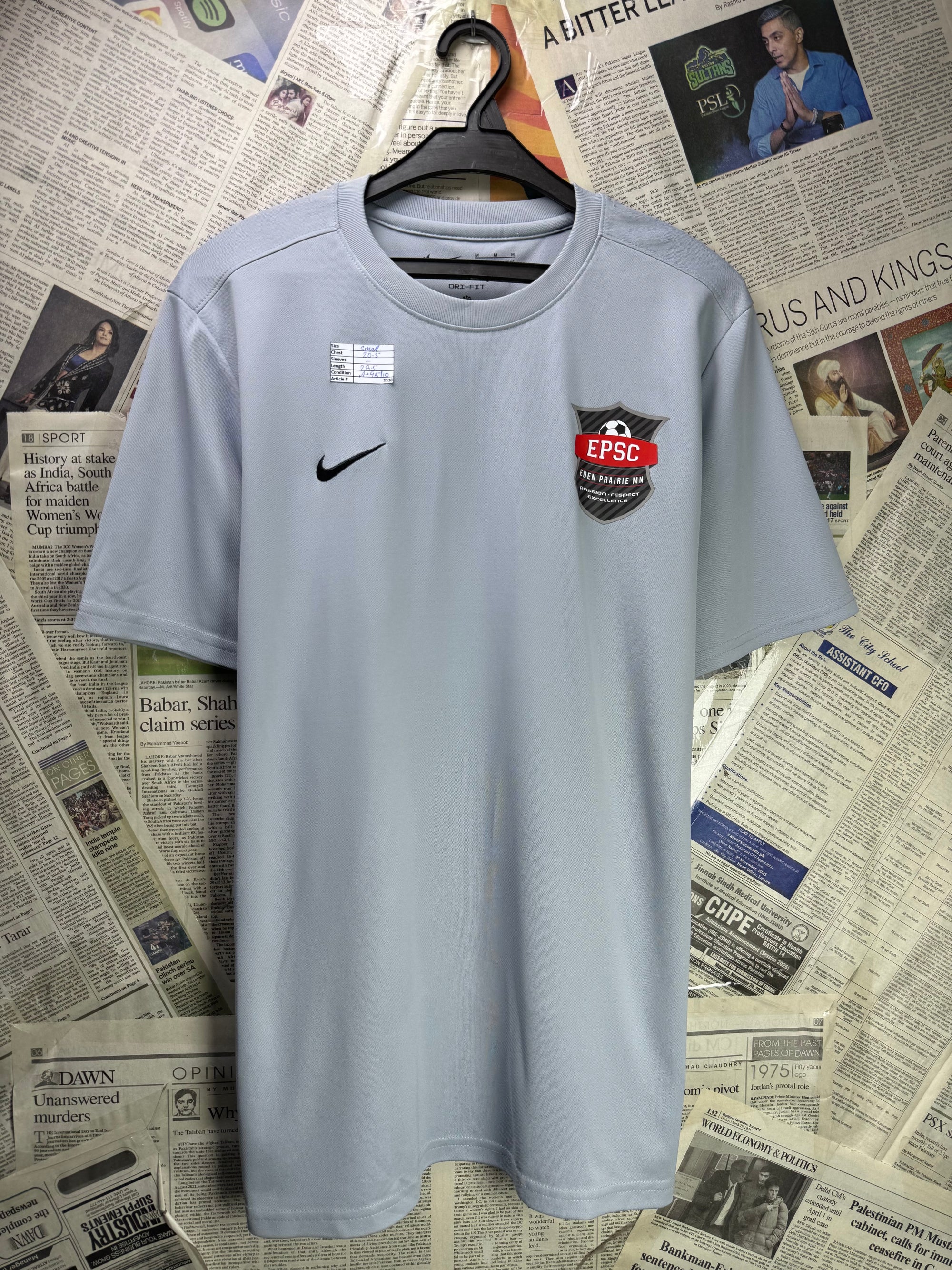 N*ke® Small | Chest: 20.5" | Grey | Sports Dri - Fit T-Shirt | Poly | 3538 - Genuine Maal