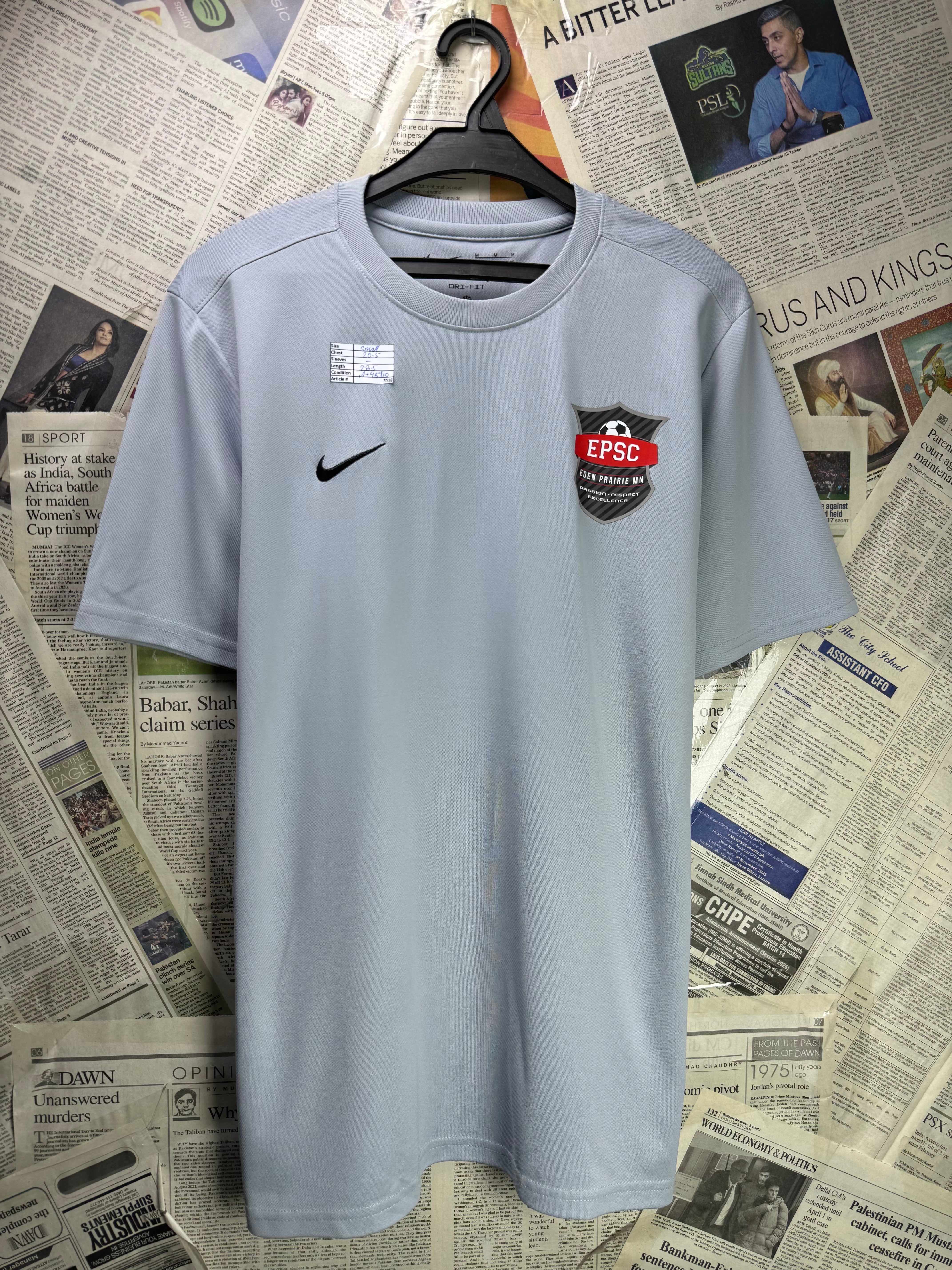 N*ke® Small | Chest: 20.5" | Grey | Sports Dri - Fit T-Shirt | Poly | 3538 - Genuine Maal
